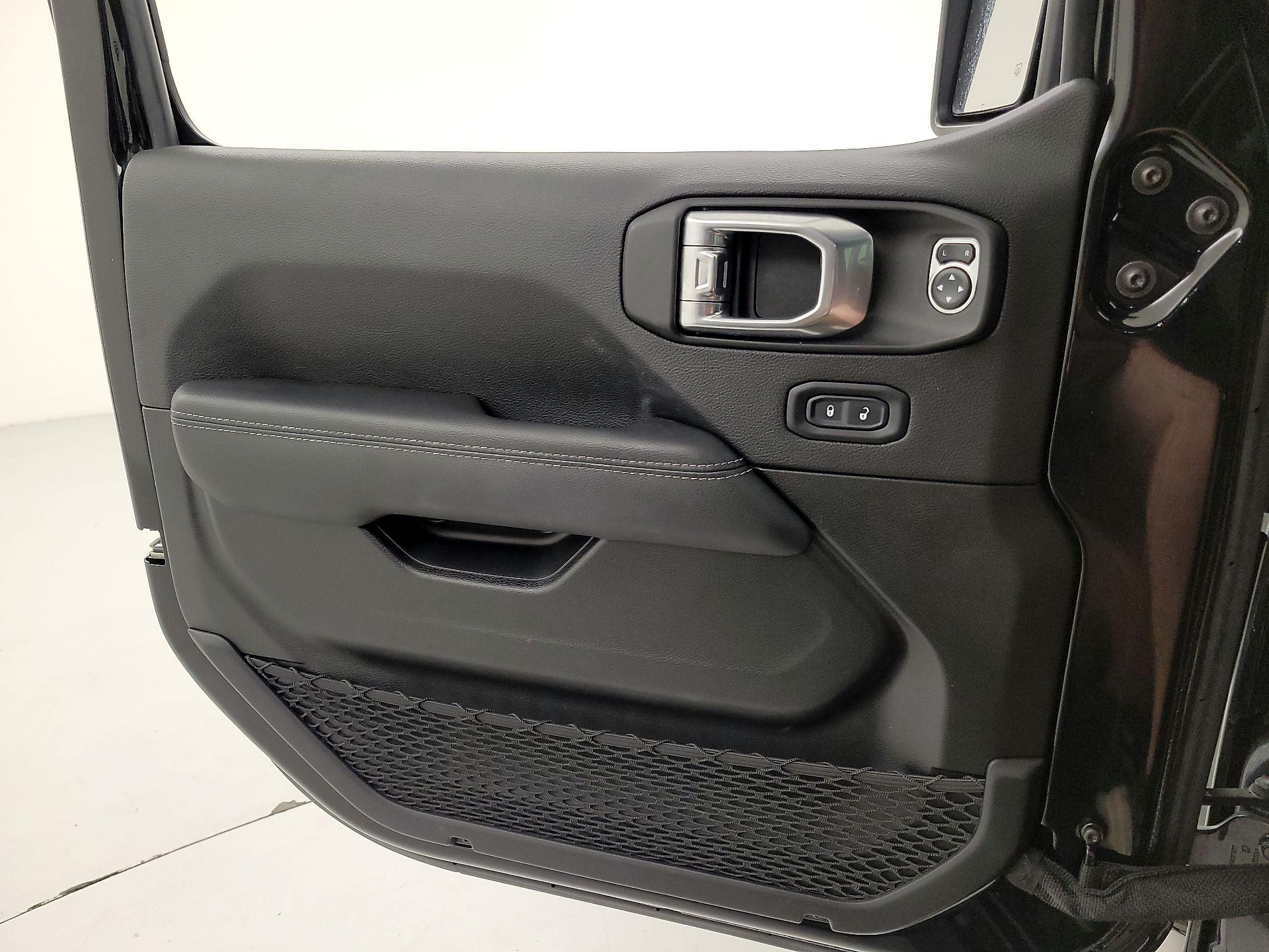 Thumbnail: 2021 Jeep Wrangler - 12