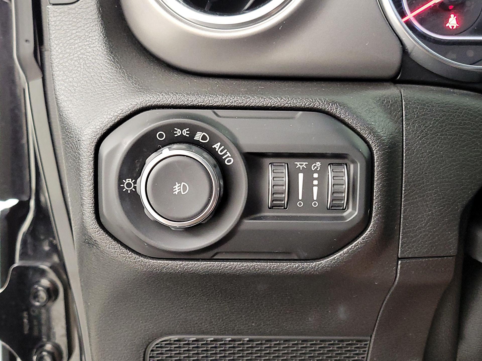Thumbnail: 2021 Jeep Wrangler - 13