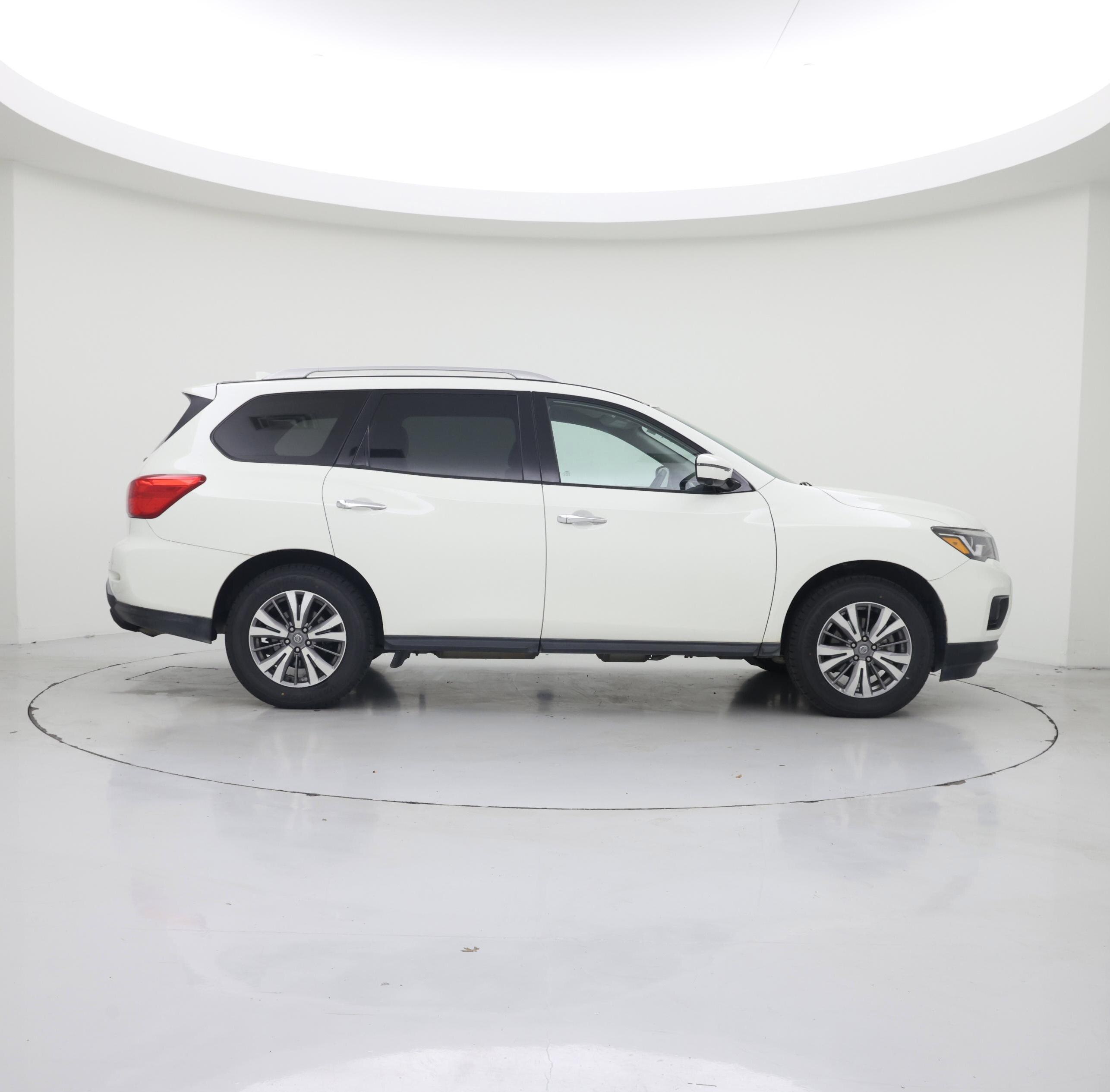 Thumbnail: 2020 Nissan Pathfinder - 7