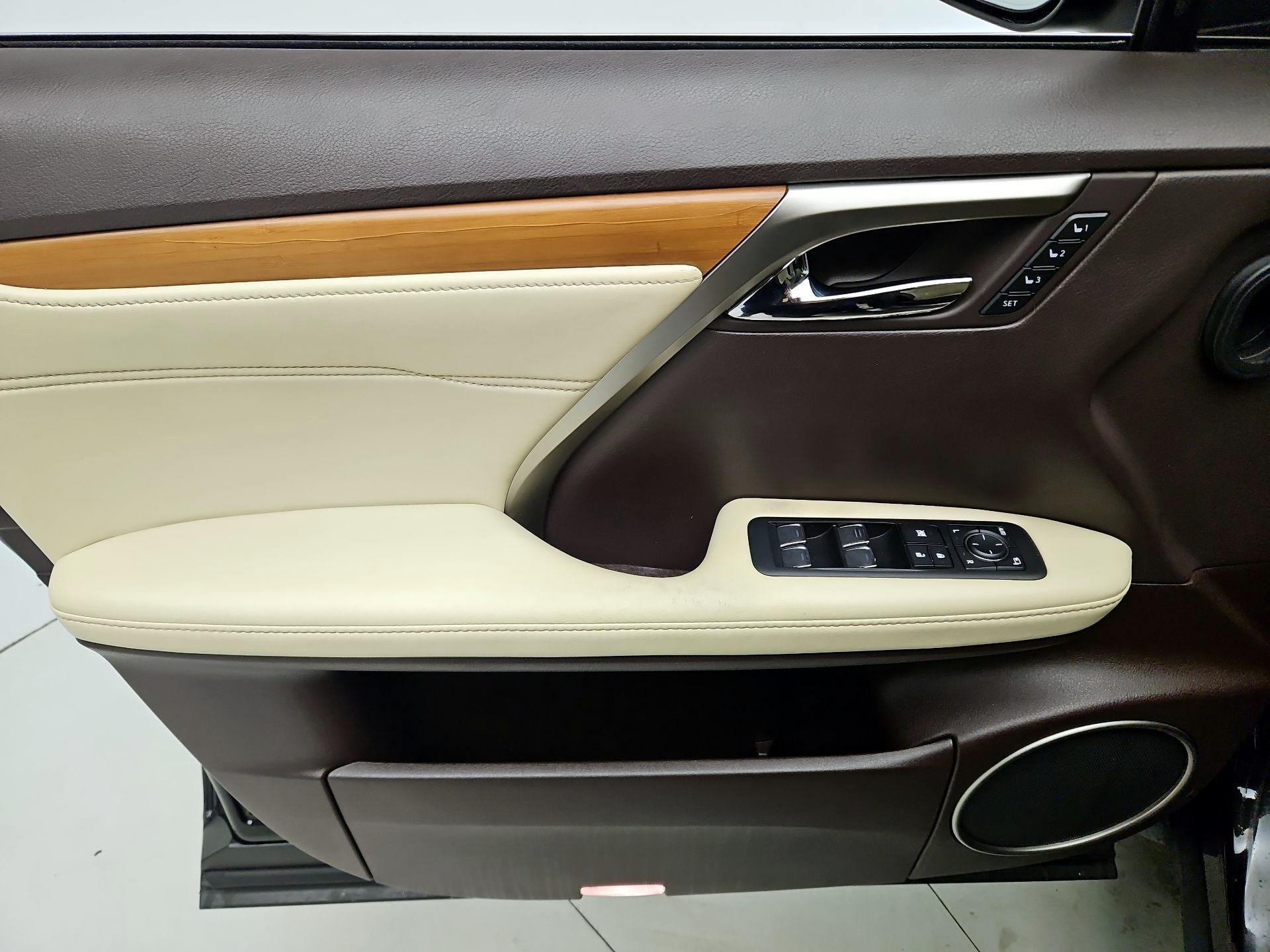 Thumbnail: 2018 Lexus RX - 12