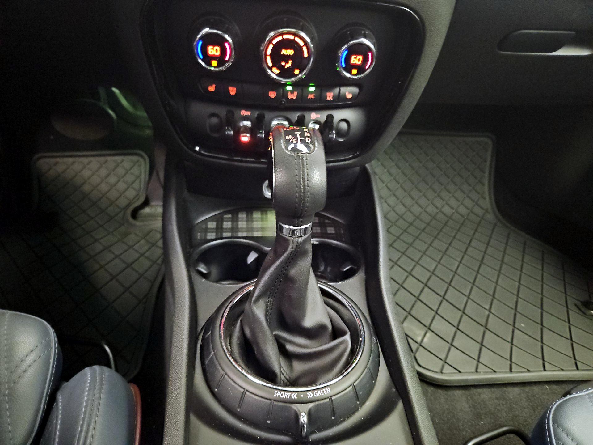 Thumbnail: 2017 MINI Cooper Clubman - 16