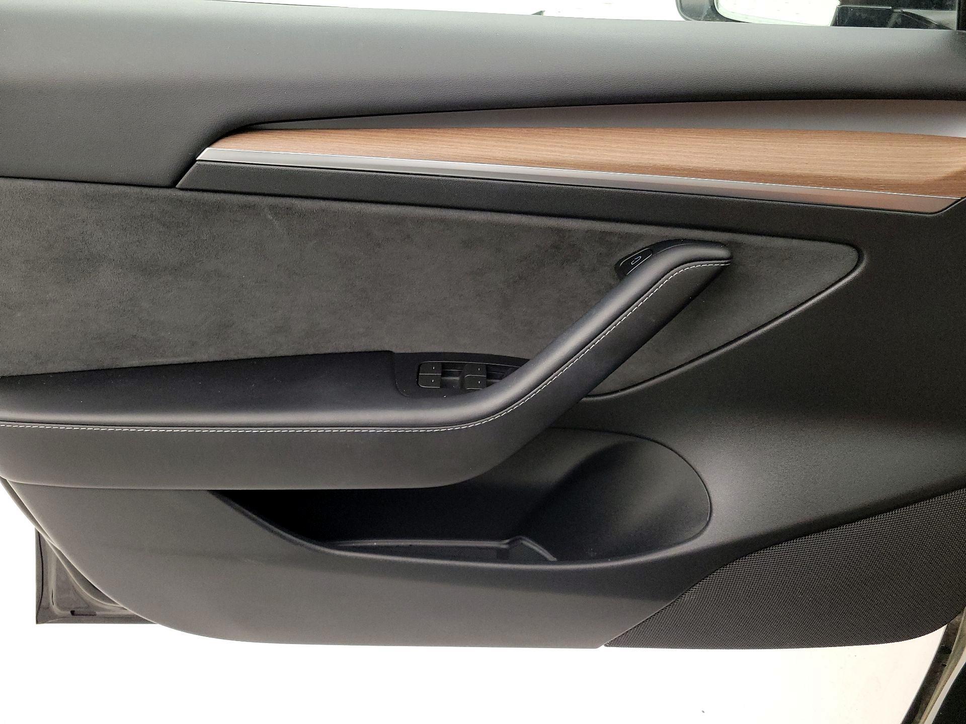 Thumbnail: 2023 Tesla Model 3 - 12