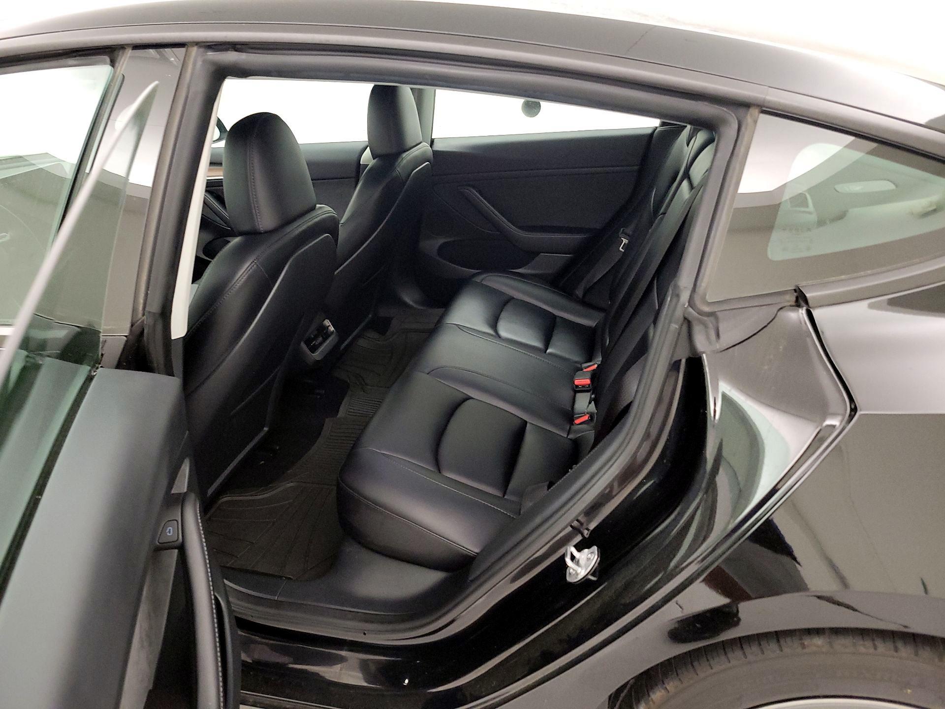 Thumbnail: 2023 Tesla Model 3 - 19