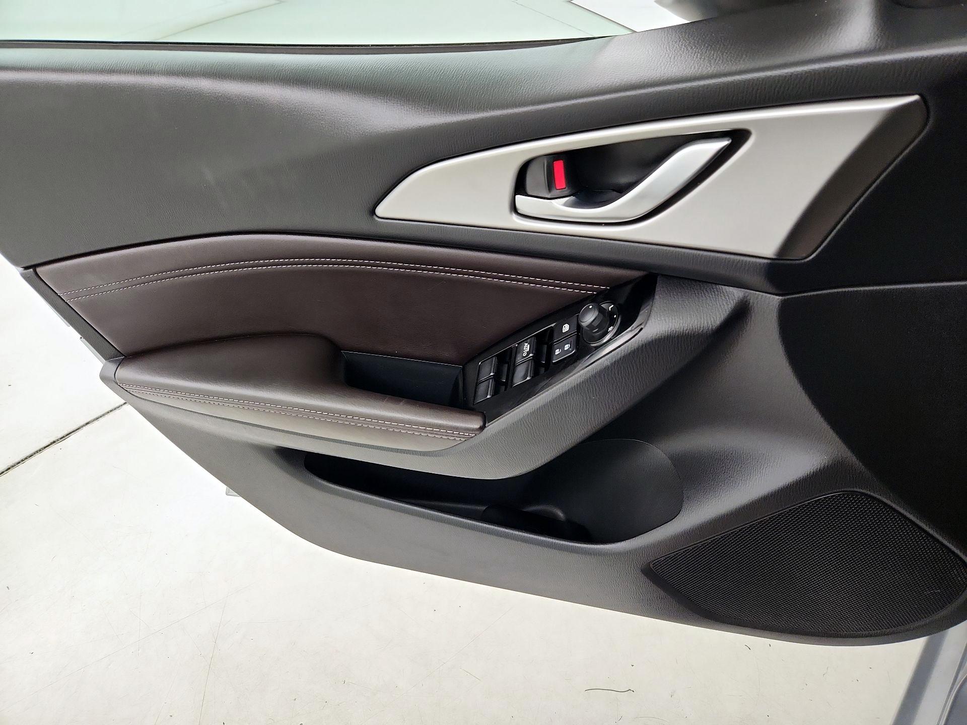 Thumbnail: 2018 Mazda Mazda3 - 12