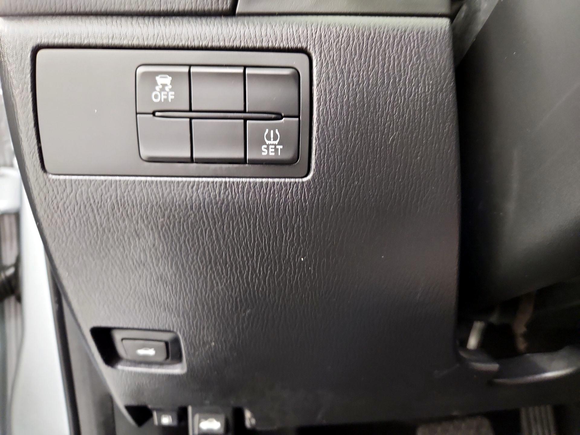 Thumbnail: 2018 Mazda Mazda3 - 13