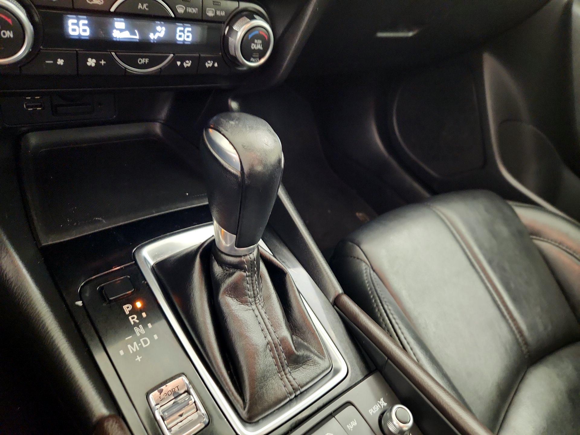 Thumbnail: 2018 Mazda Mazda3 - 17