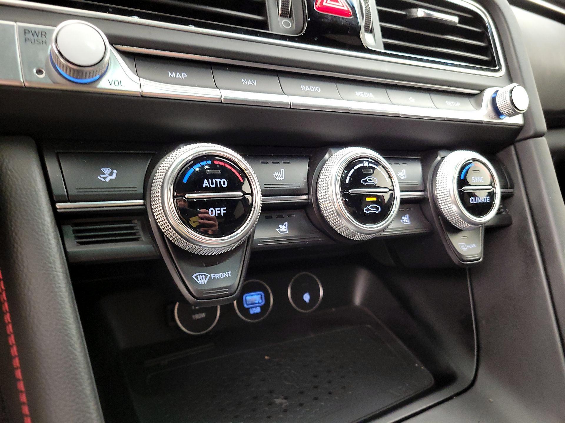 Thumbnail: 2023 Genesis G70 - 17