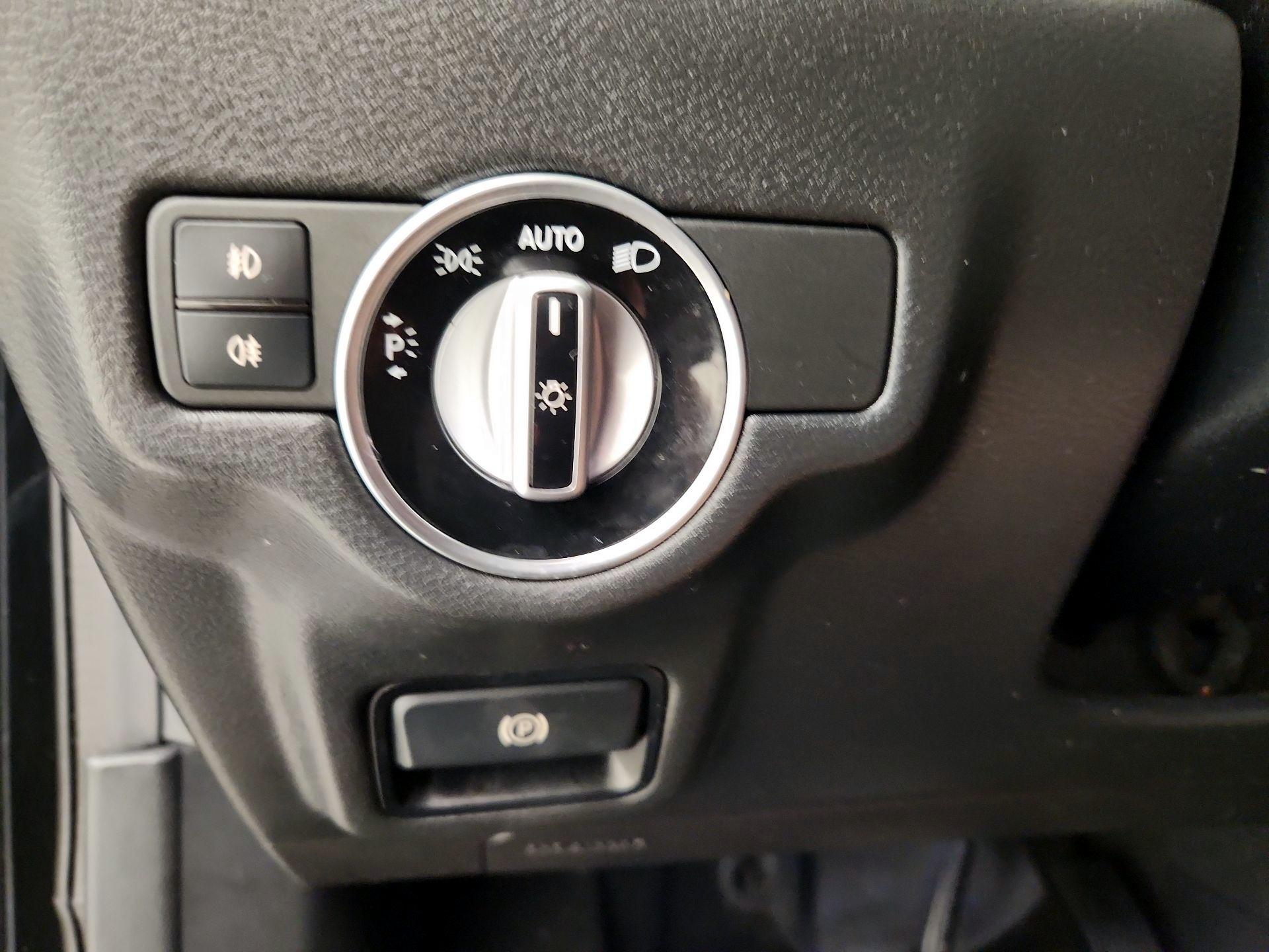 Thumbnail: 2018 INFINITI QX30 - 13