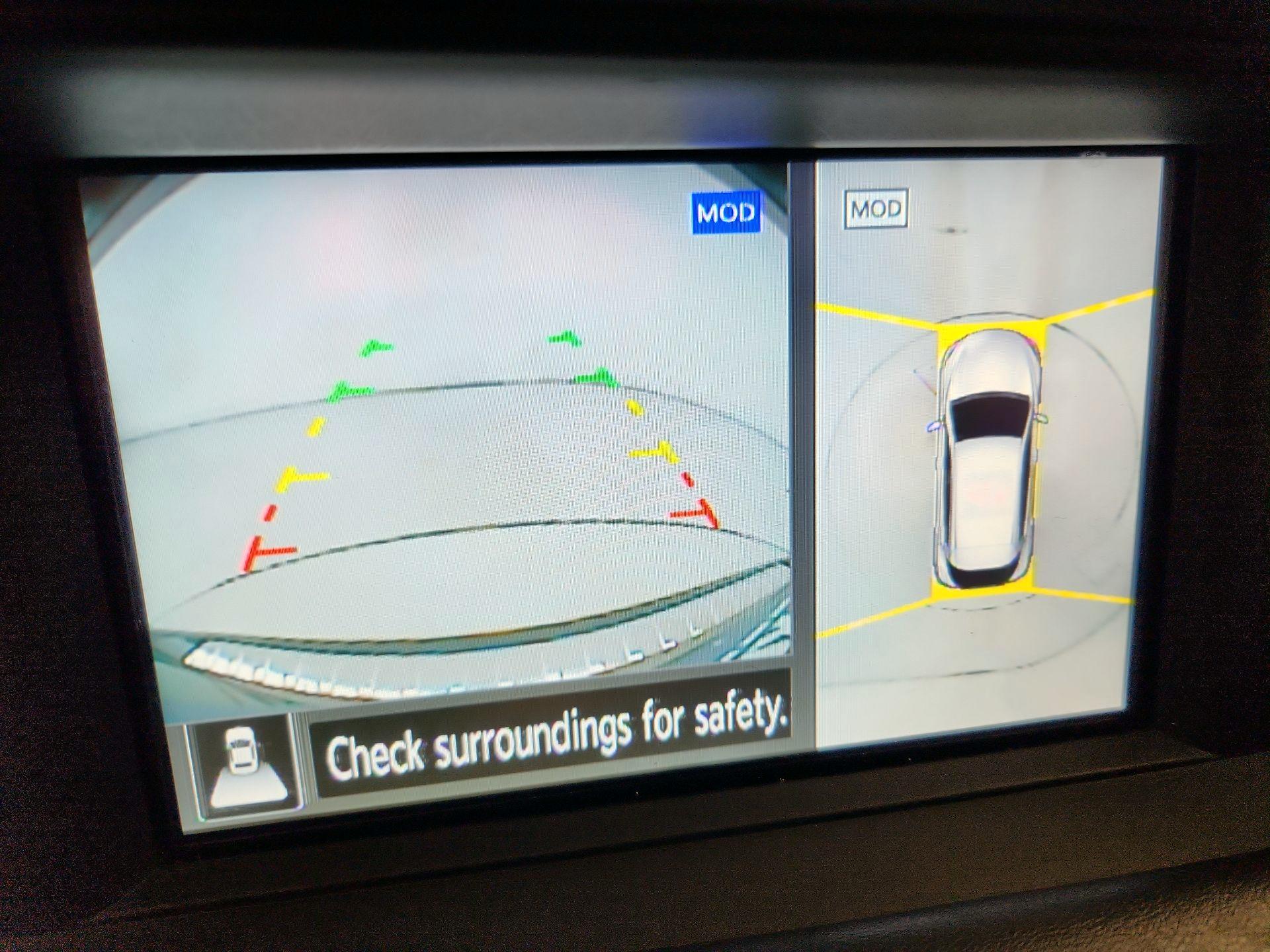 Thumbnail: 2018 INFINITI QX30 - 15