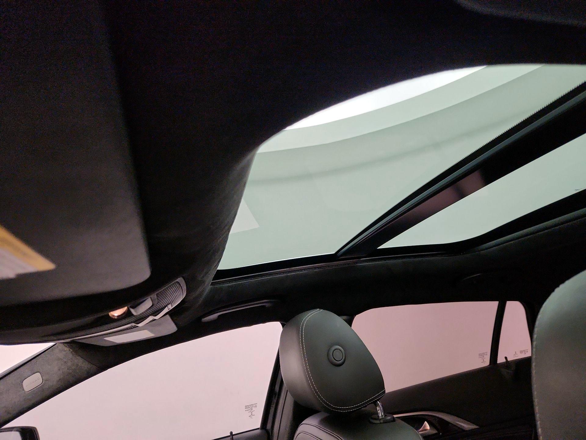 Thumbnail: 2018 INFINITI QX30 - 20