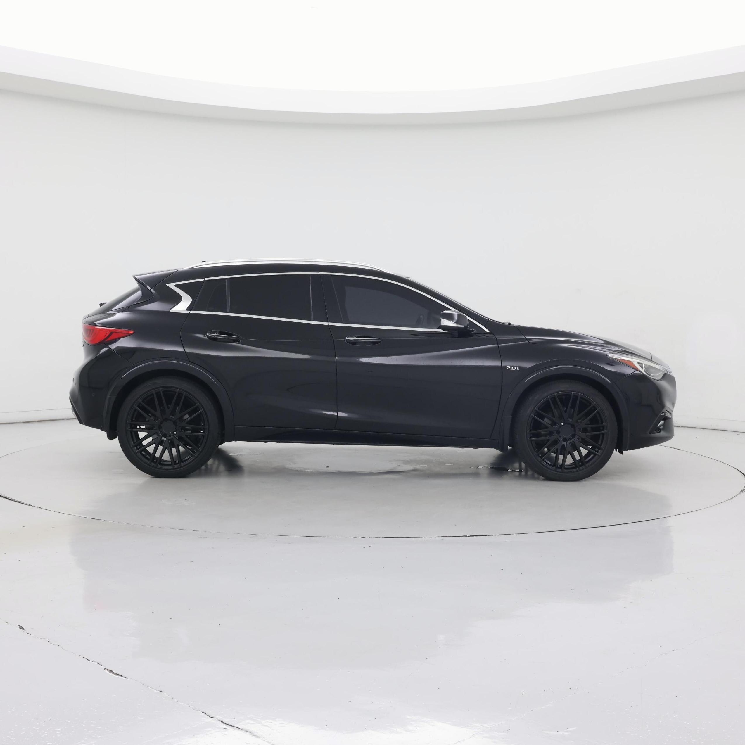Thumbnail: 2018 INFINITI QX30 - 7