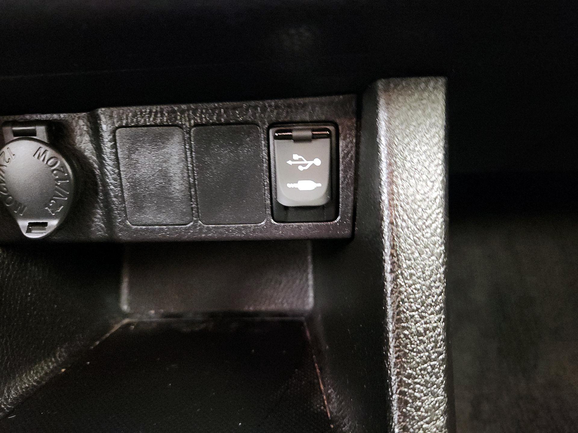 Thumbnail: 2019 Toyota Corolla - 18