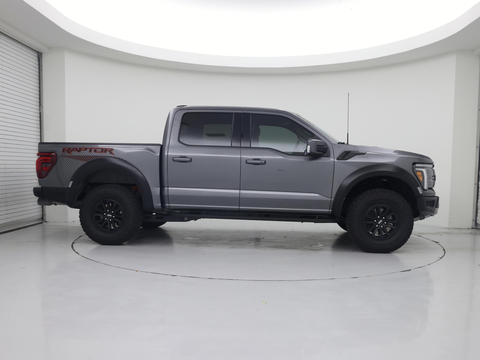 2025 Ford F-150 Raptor - Photo 8