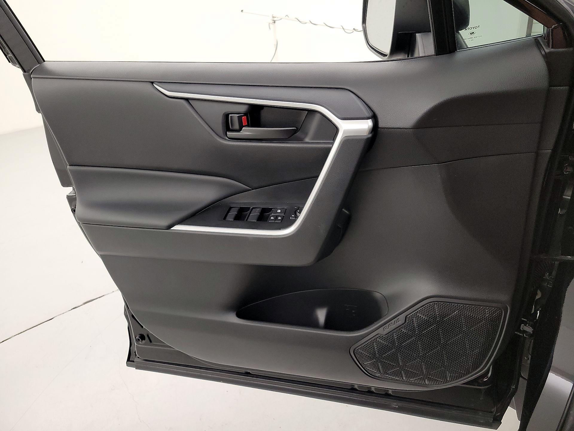 Thumbnail: 2025 Toyota RAV4 - 12