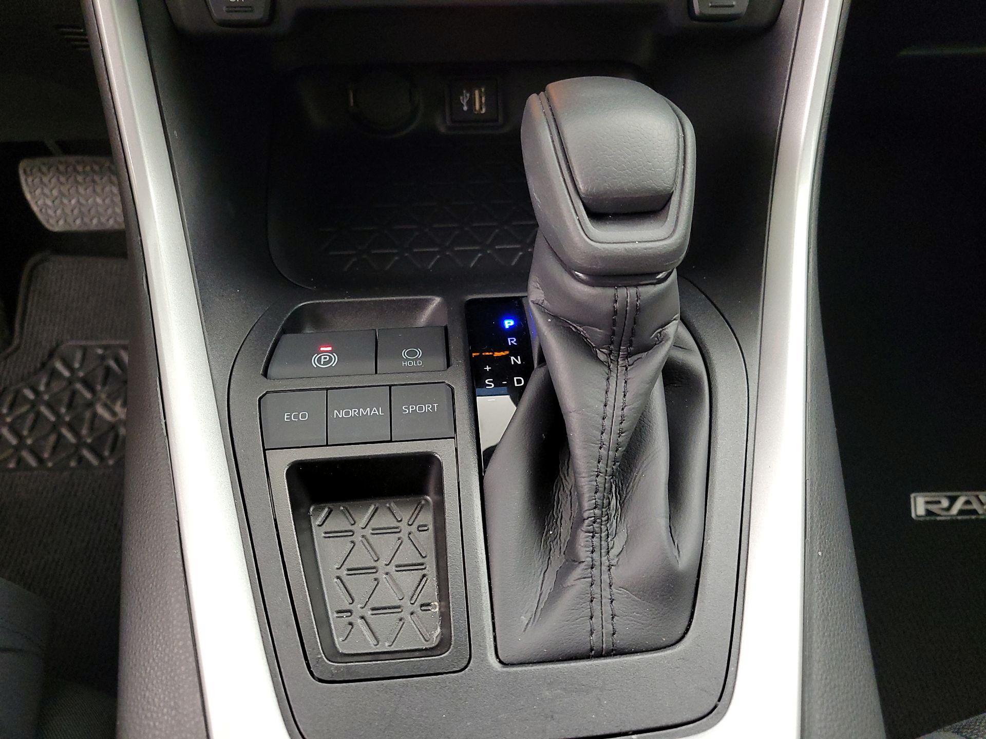 Thumbnail: 2025 Toyota RAV4 - 17