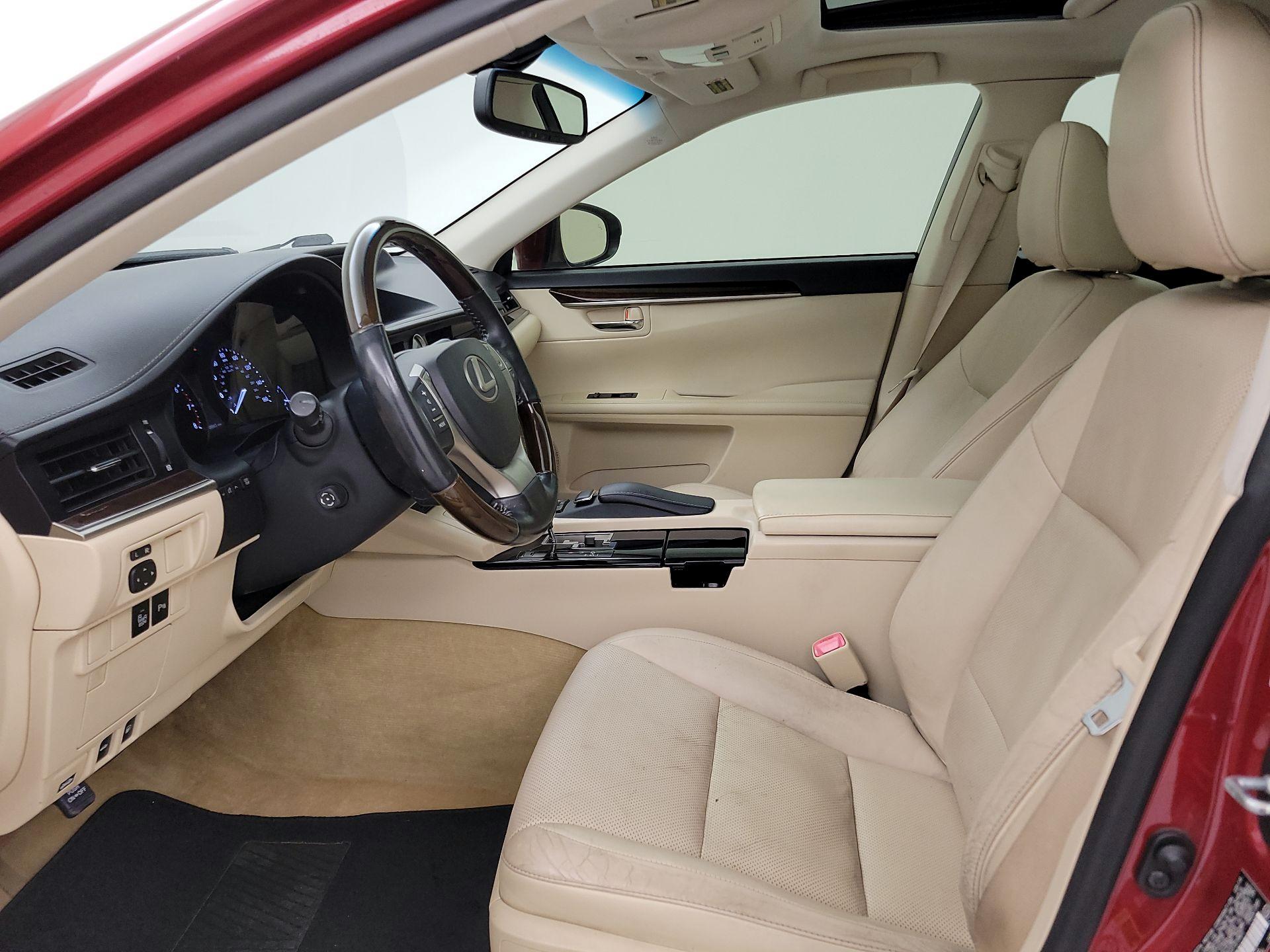 Thumbnail: 2014 Lexus ES - 11