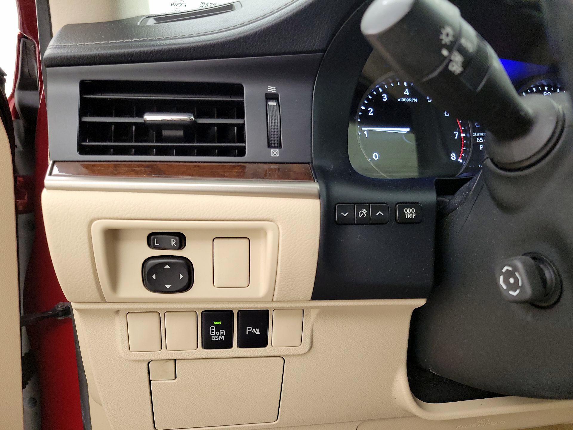 Thumbnail: 2014 Lexus ES - 13