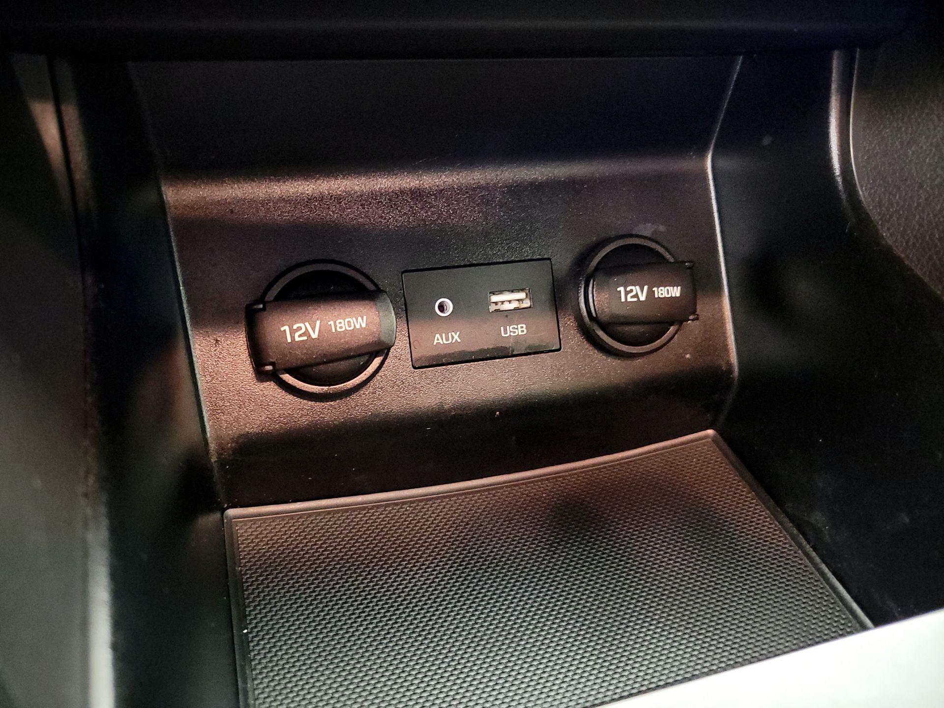 Thumbnail: 2020 Hyundai Elantra - 18