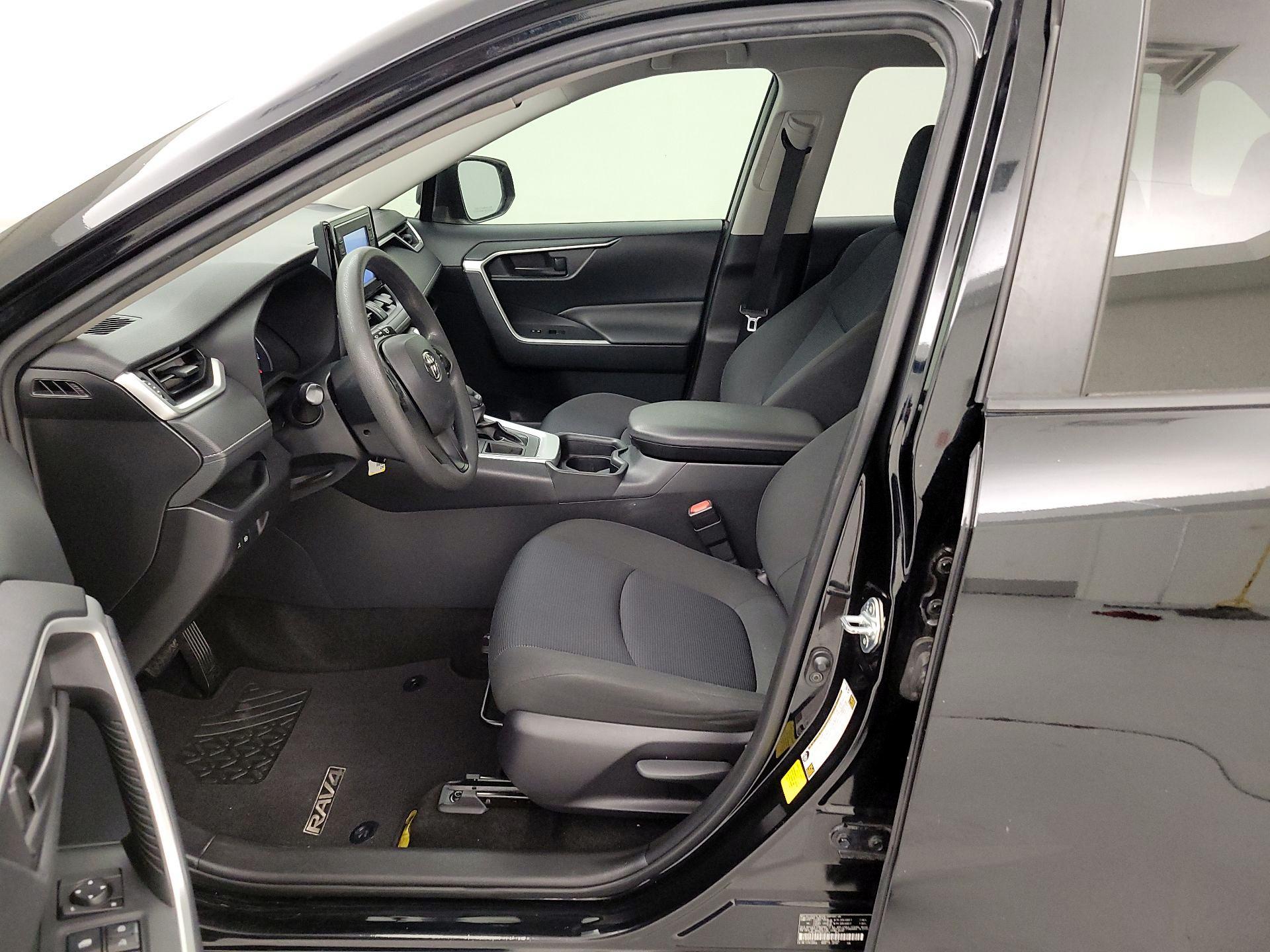 Thumbnail: 2019 Toyota RAV4 - 11