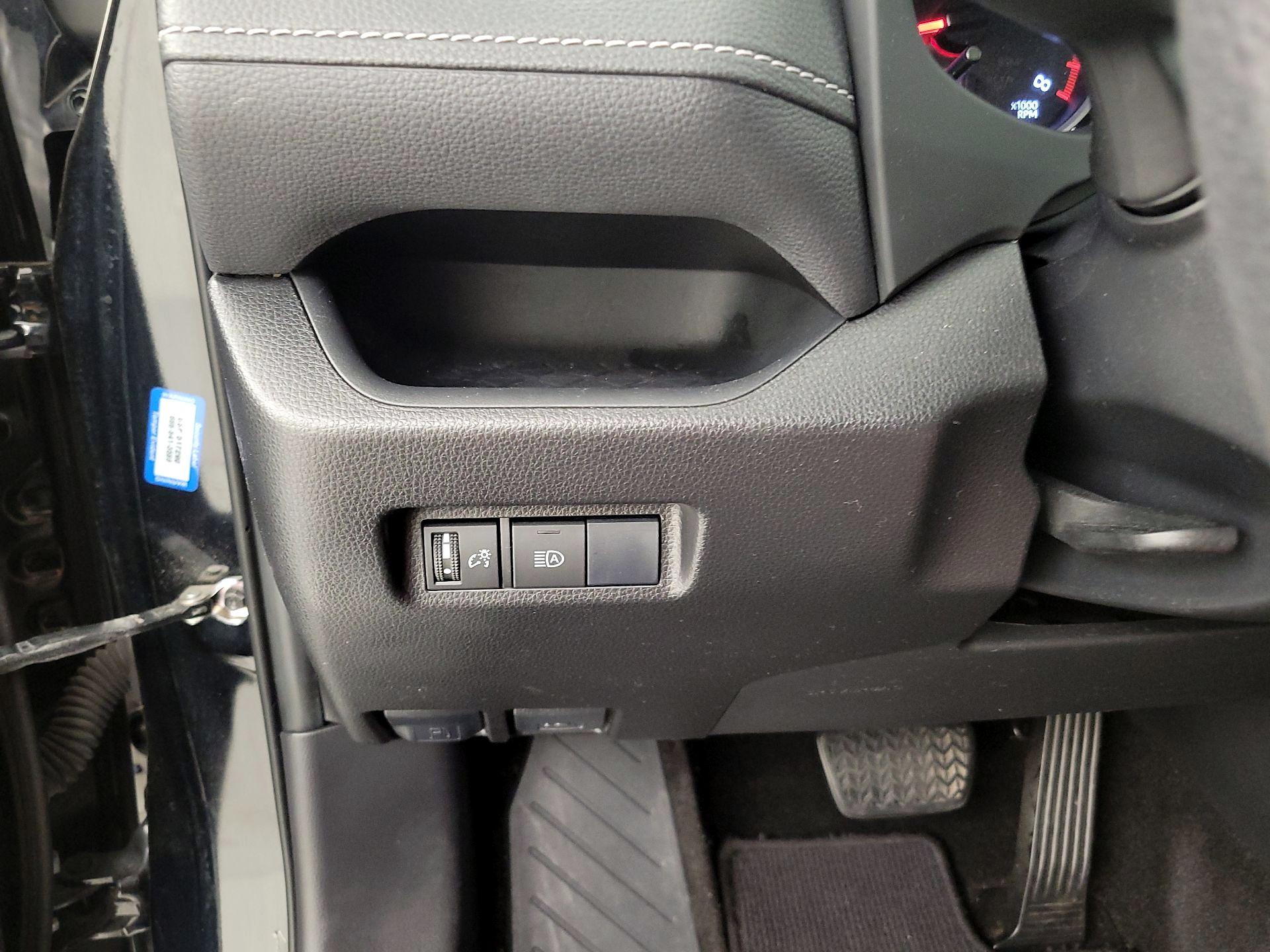 Thumbnail: 2019 Toyota RAV4 - 13