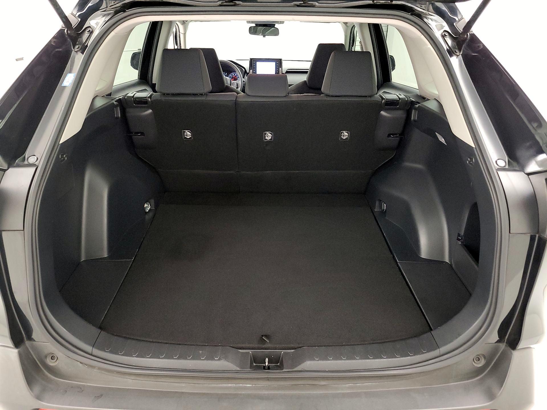 Thumbnail: 2019 Toyota RAV4 - 20