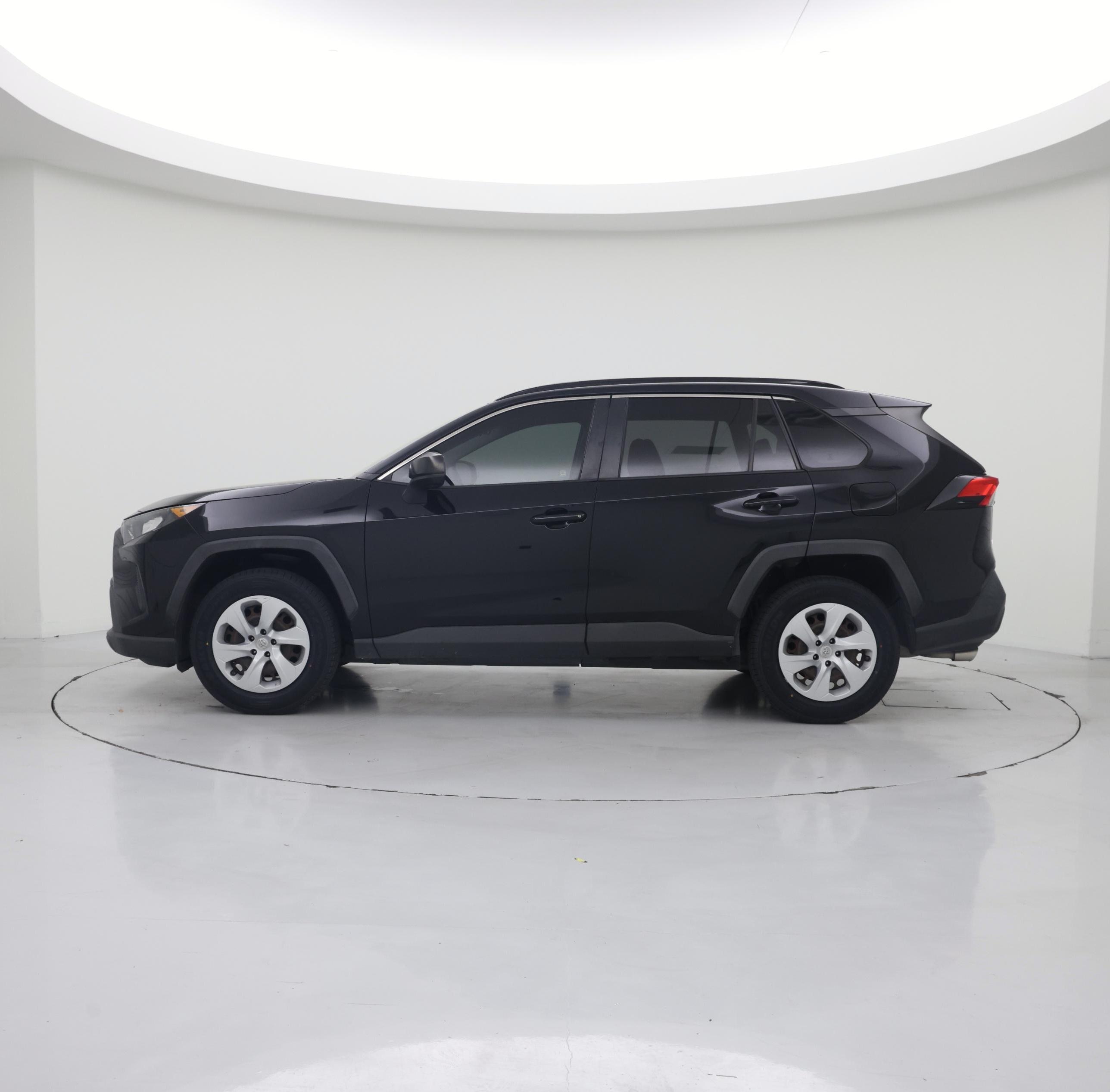 Thumbnail: 2019 Toyota RAV4 - 3