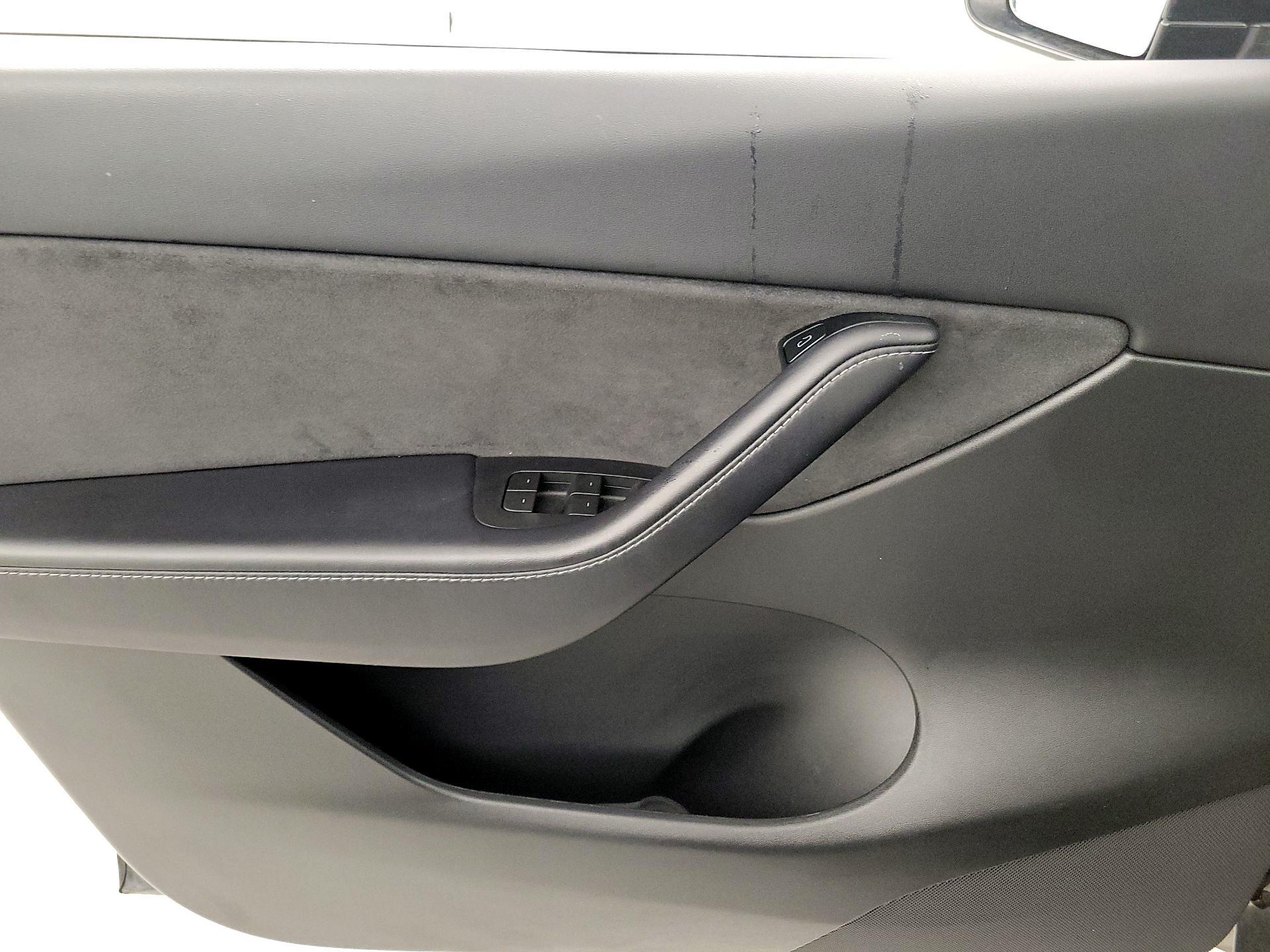 Thumbnail: 2022 Tesla Model Y - 12