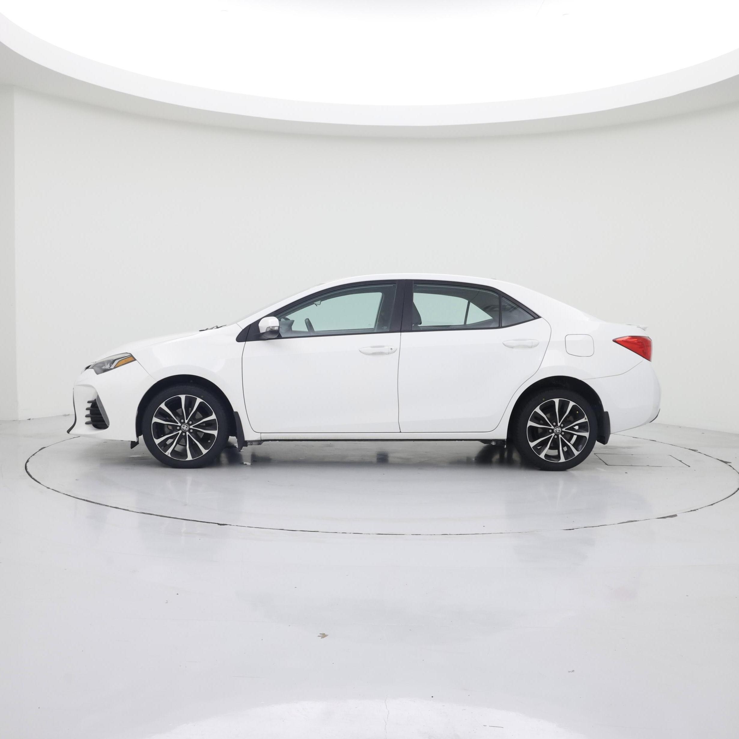 Thumbnail: 2017 Toyota Corolla - 3