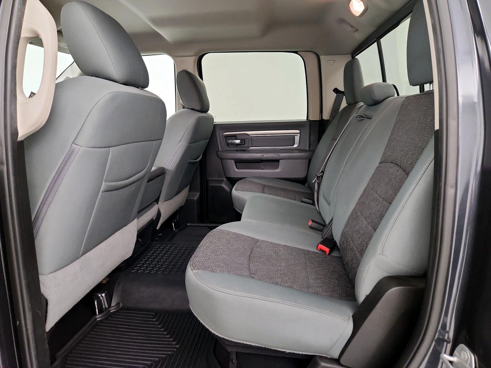 Thumbnail: 2019 RAM 1500 Classic - 19