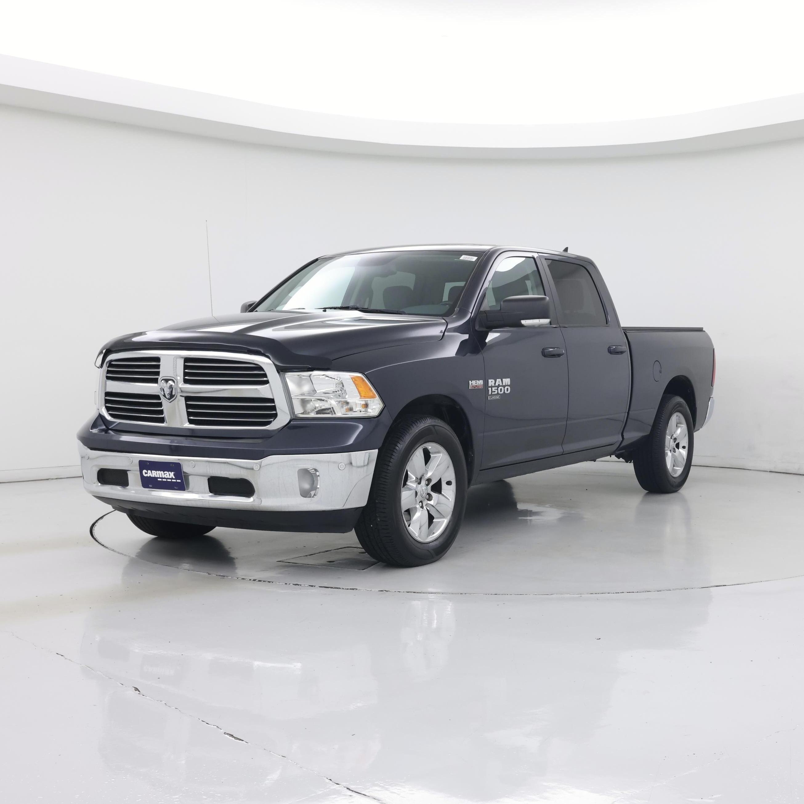Thumbnail: 2019 RAM 1500 Classic - 4
