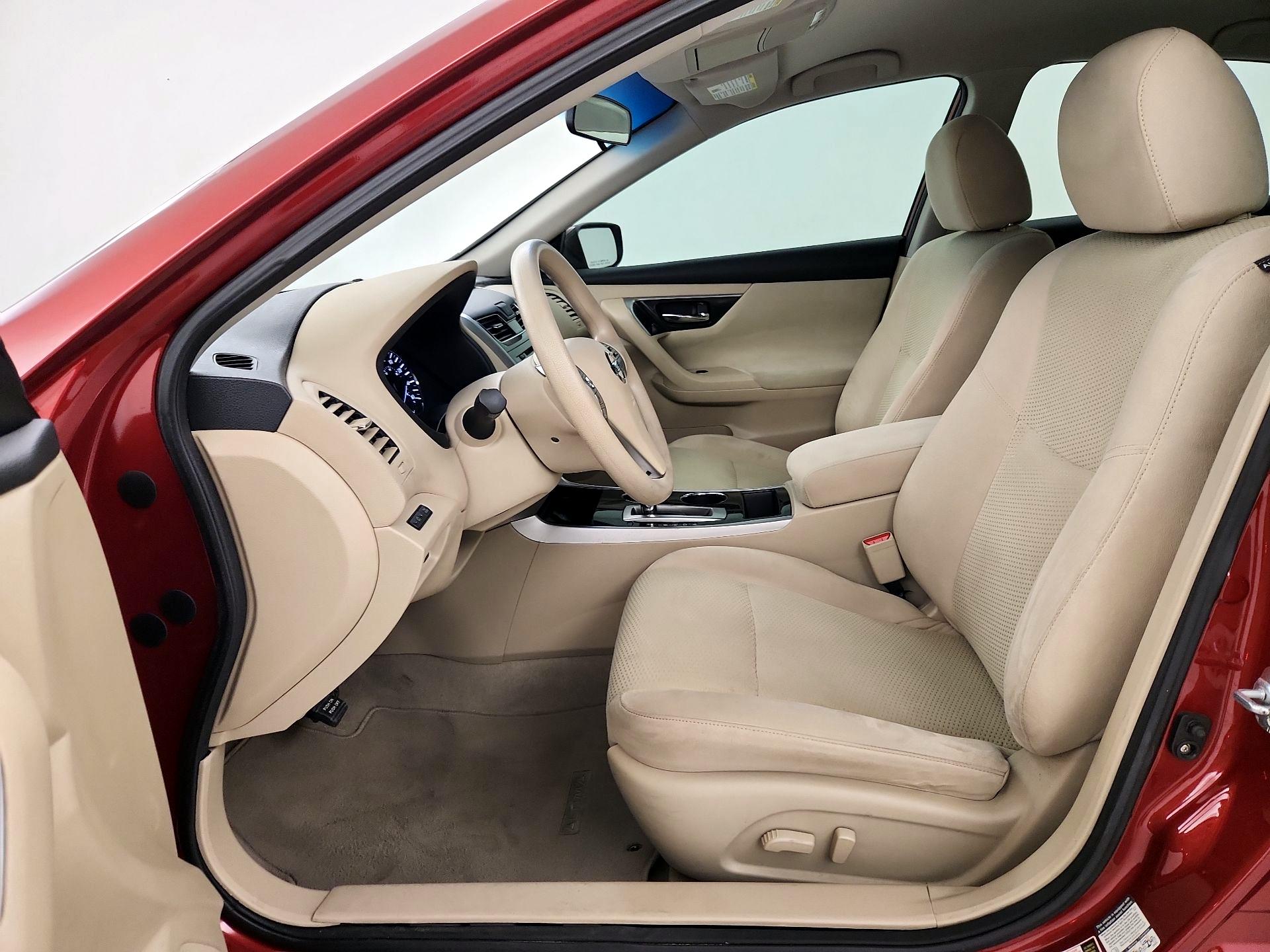 Thumbnail: 2014 Nissan Altima - 11