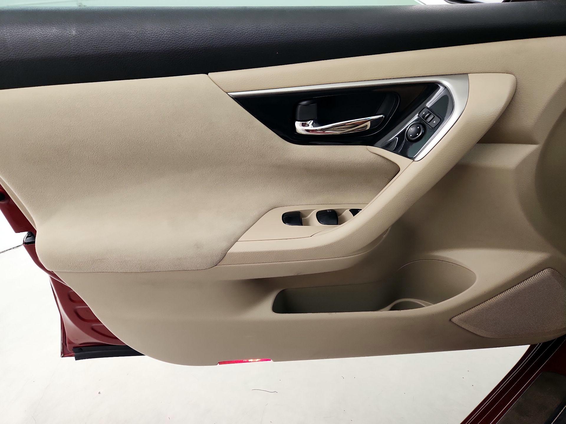 Thumbnail: 2014 Nissan Altima - 12