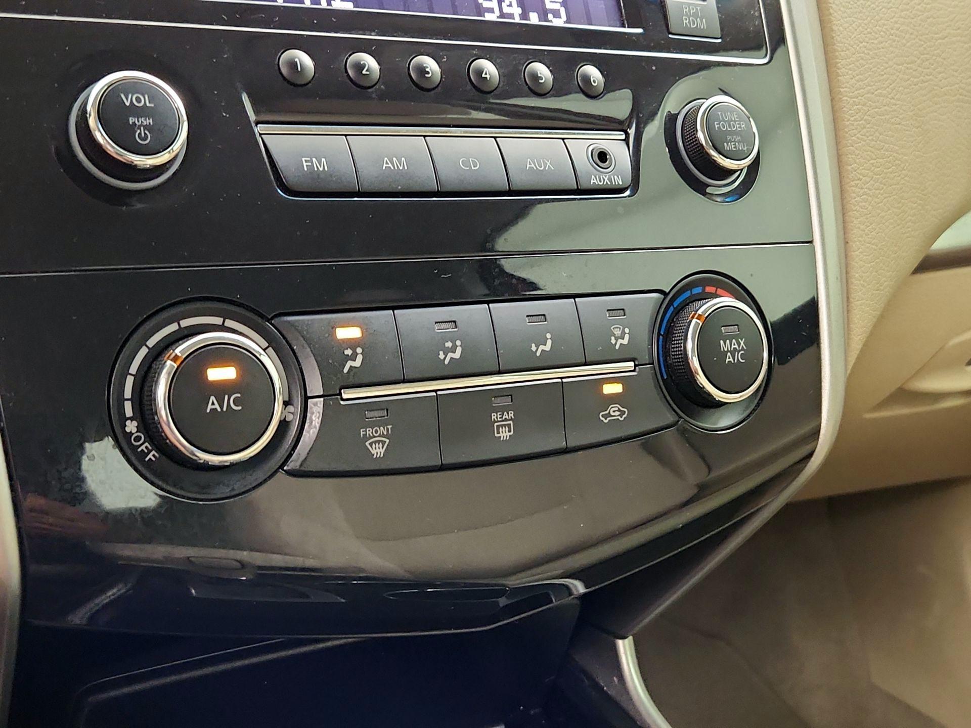 Thumbnail: 2014 Nissan Altima - 15