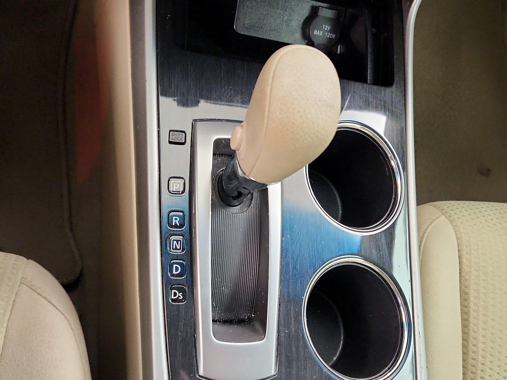 Thumbnail: 2014 Nissan Altima - 16