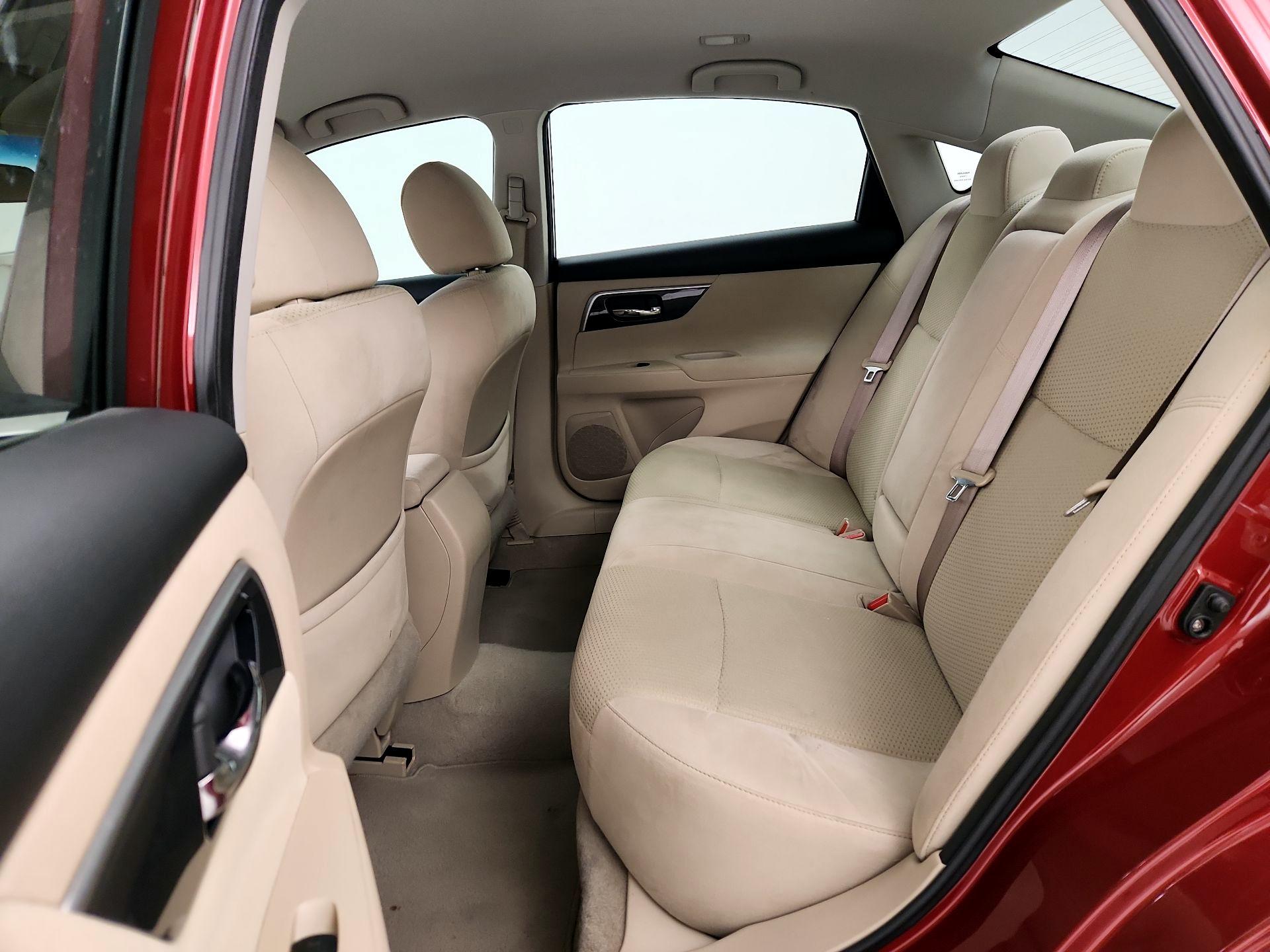 Thumbnail: 2014 Nissan Altima - 18