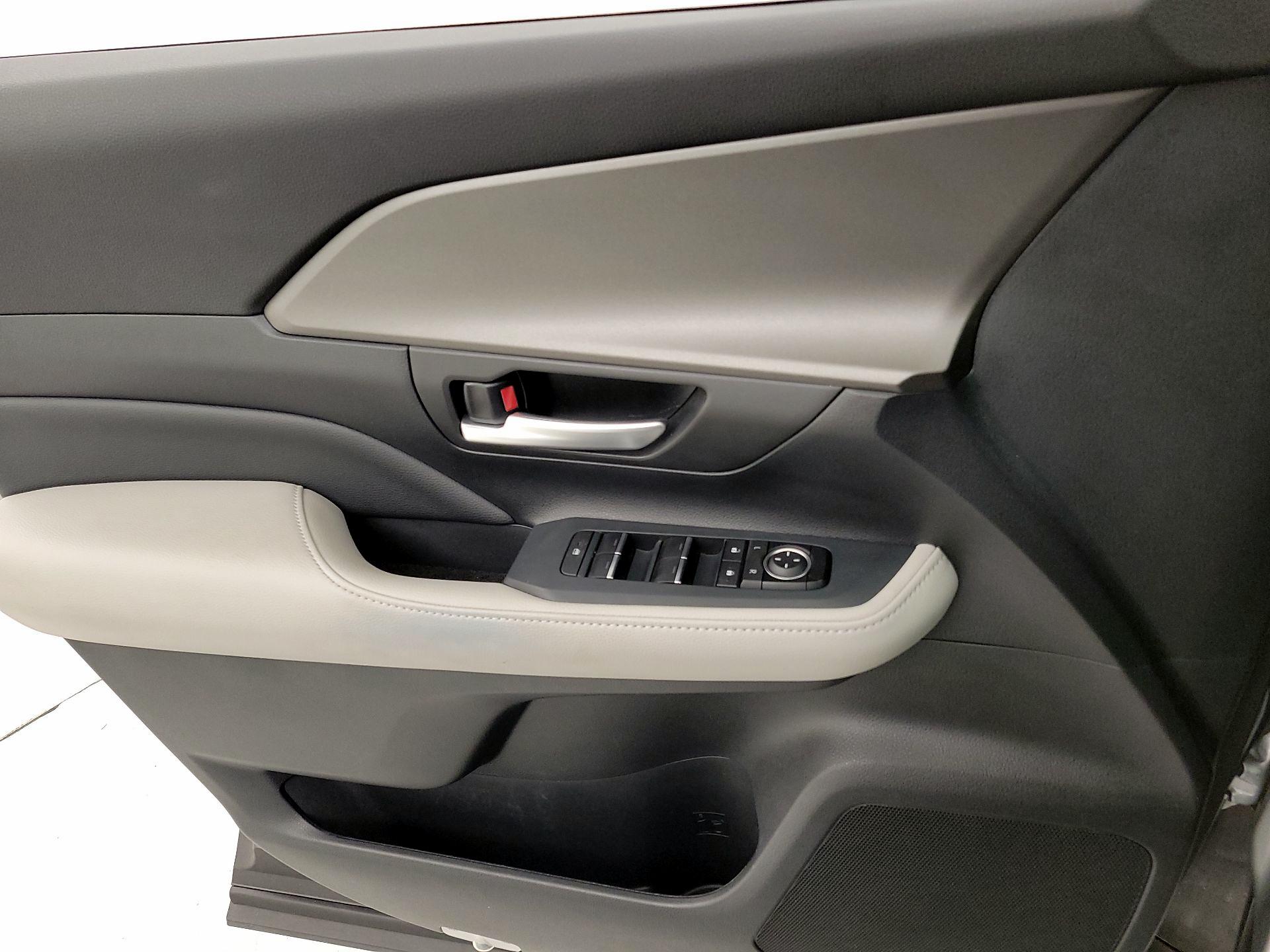 Thumbnail: 2025 Toyota Grand Highlander - 12