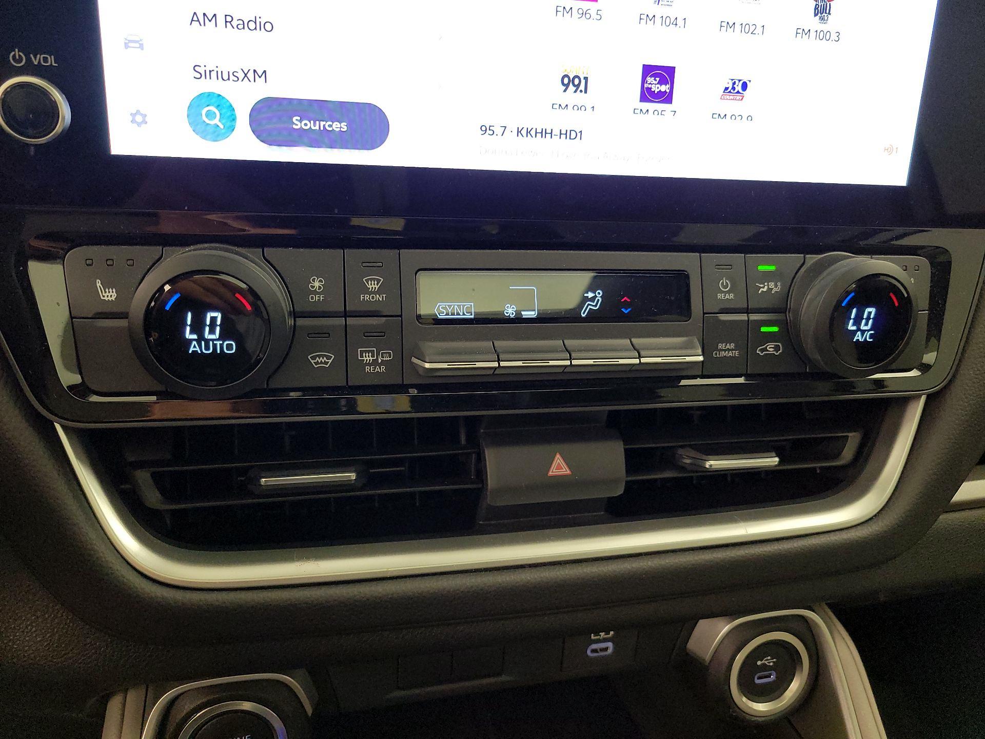 Thumbnail: 2025 Toyota Grand Highlander - 16