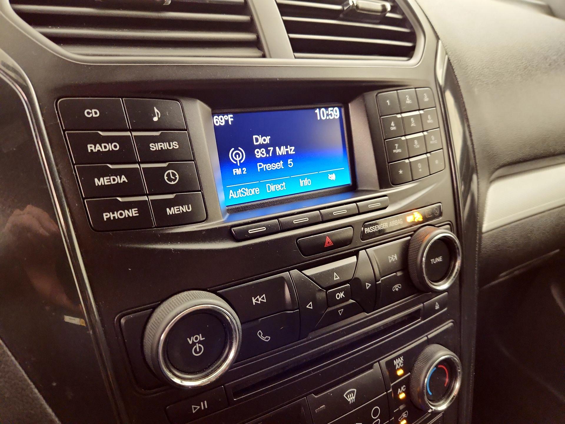 Thumbnail: 2017 Ford Explorer - 15