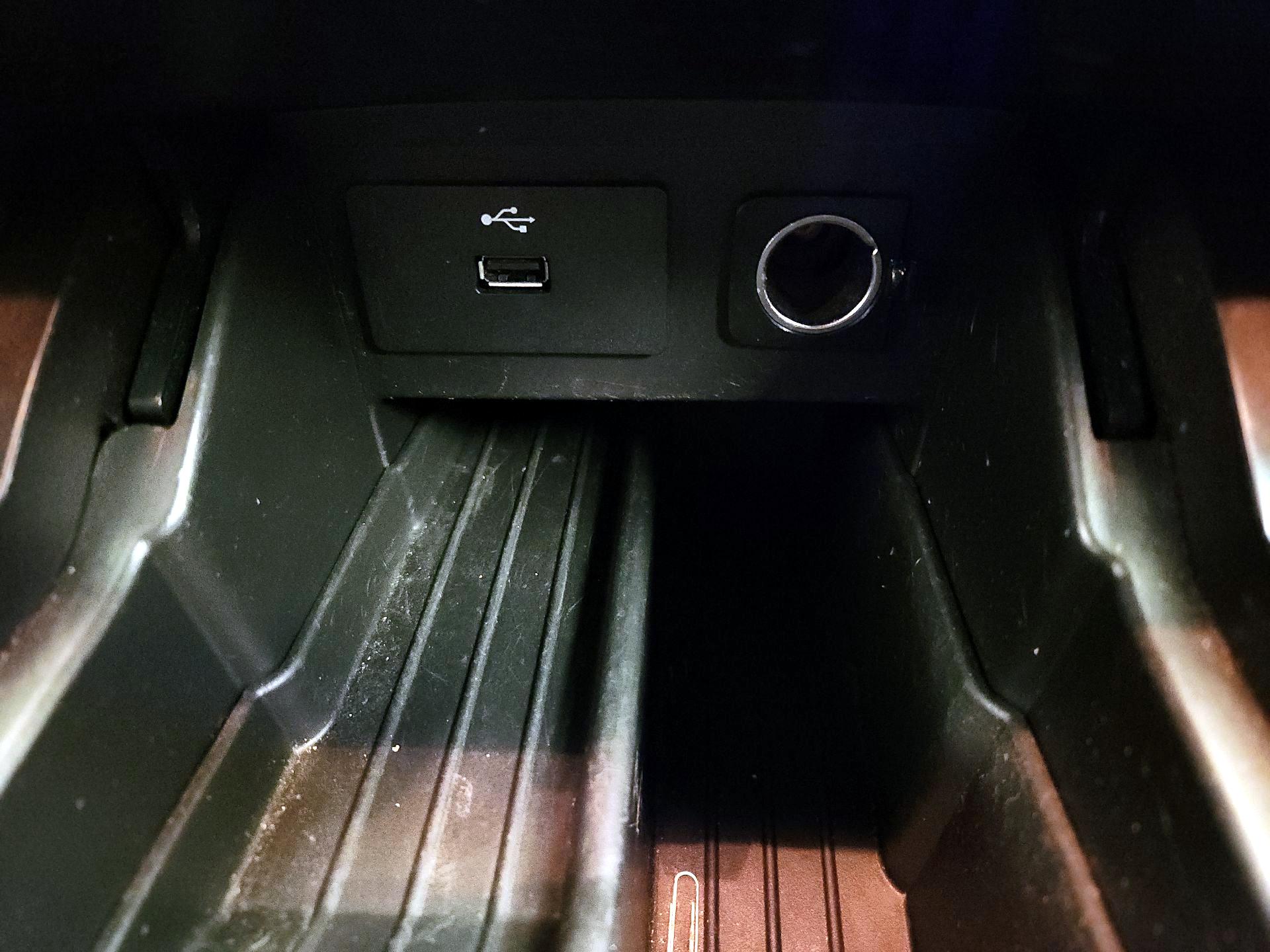 Thumbnail: 2017 Ford Explorer - 18