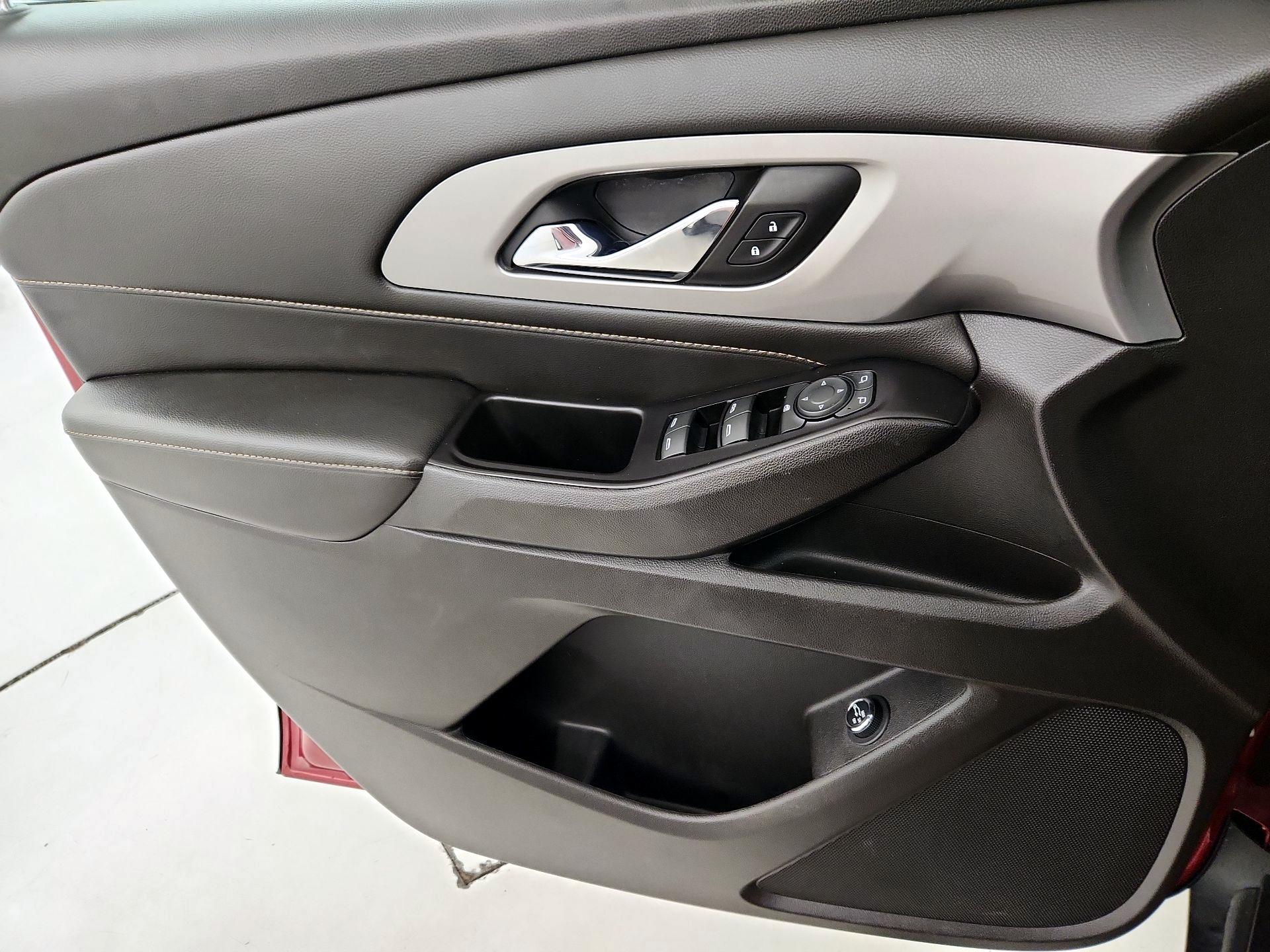 Thumbnail: 2019 Chevrolet Traverse - 12