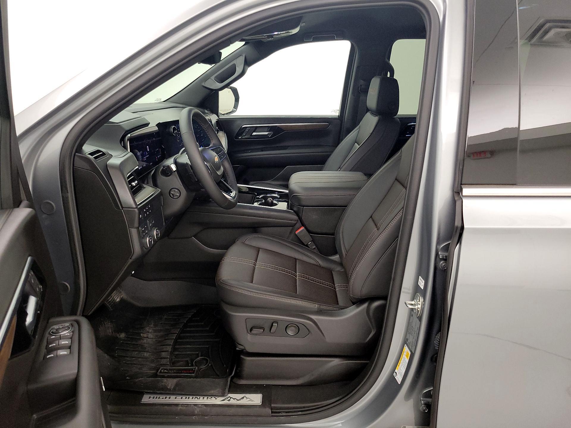 Thumbnail: 2025 Chevrolet Suburban - 11