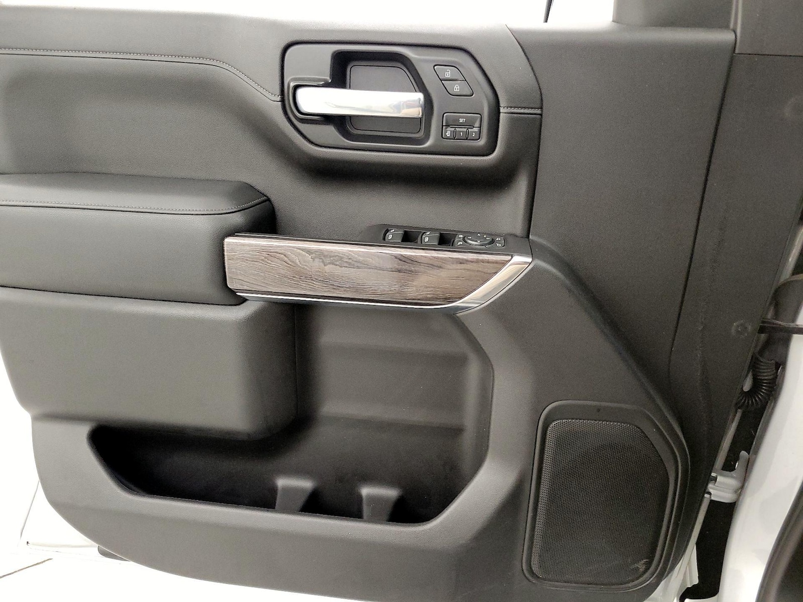 2021 Chevrolet Silverado 1500 LTZ - Photo 13