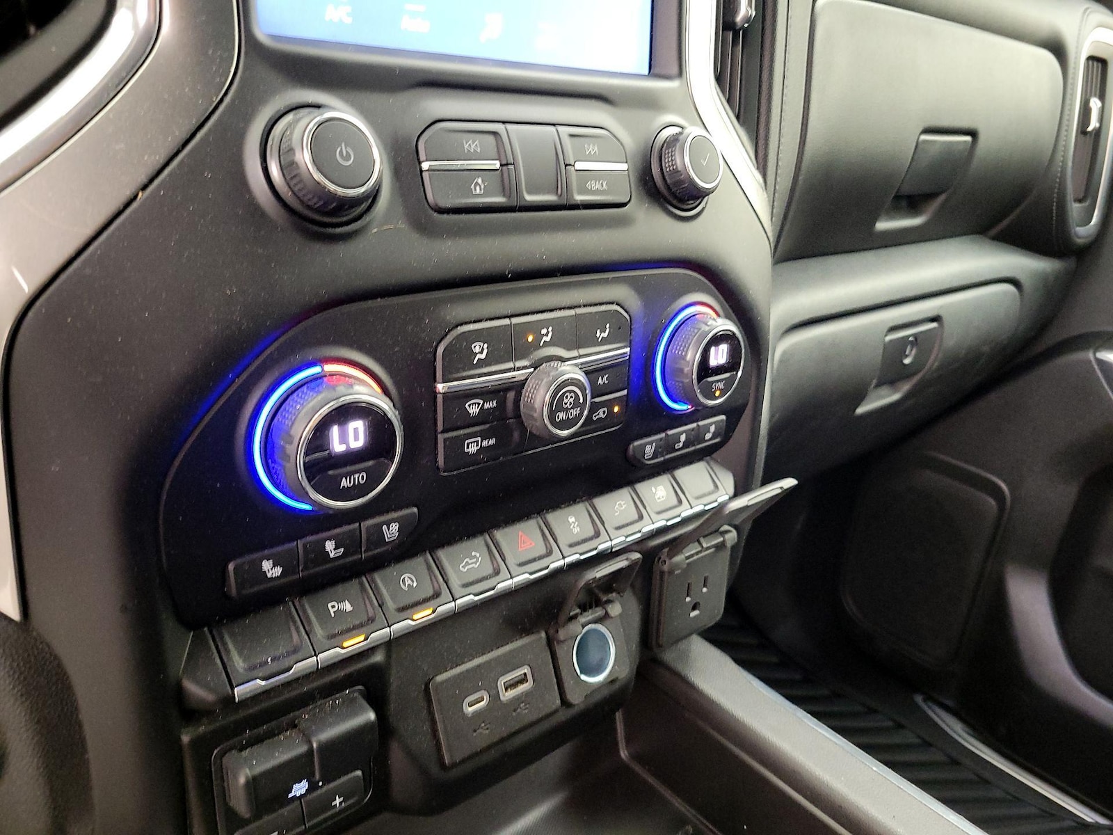 2021 Chevrolet Silverado 1500 LTZ - Photo 17