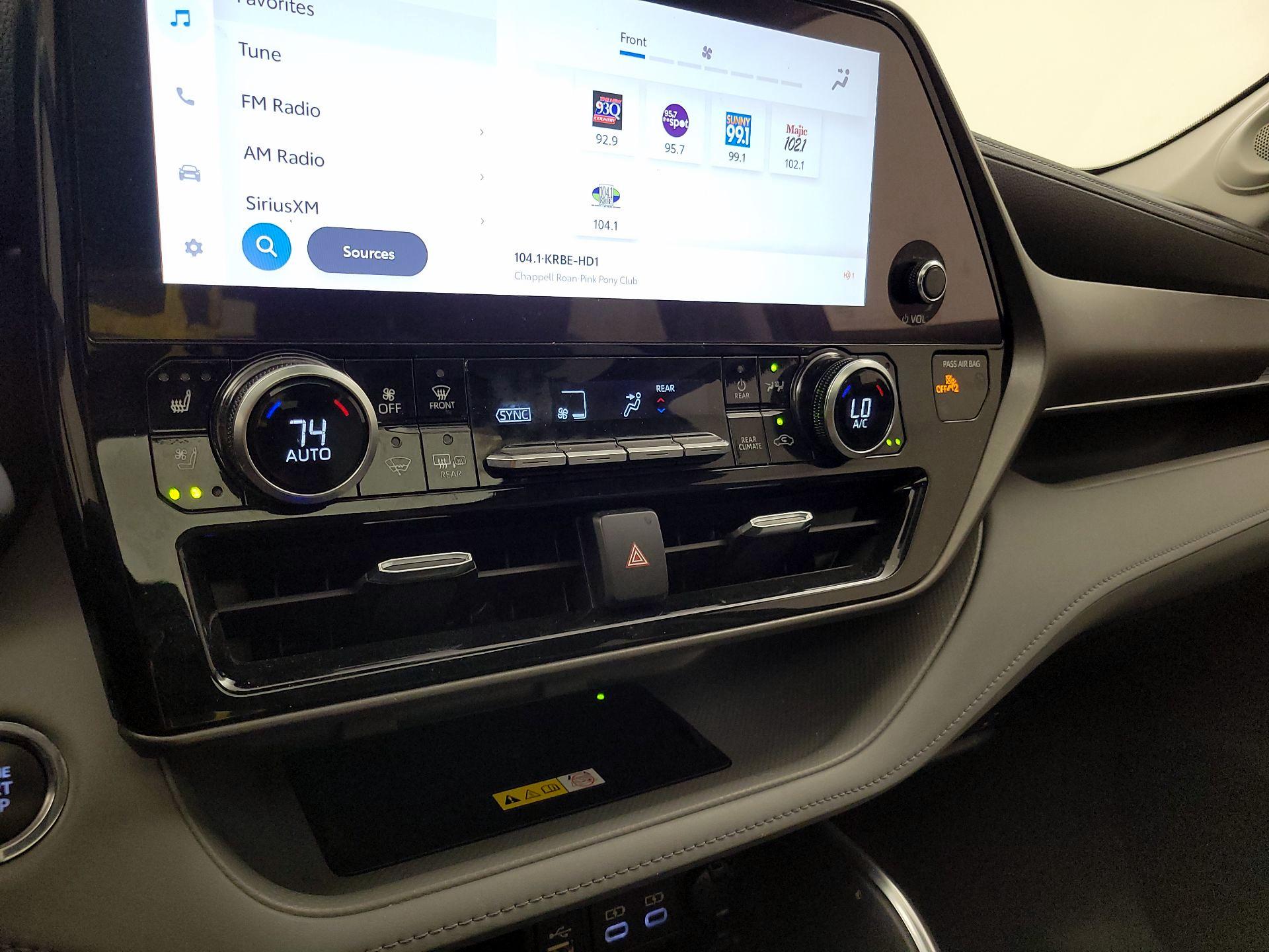 Thumbnail: 2023 Toyota Highlander - 16