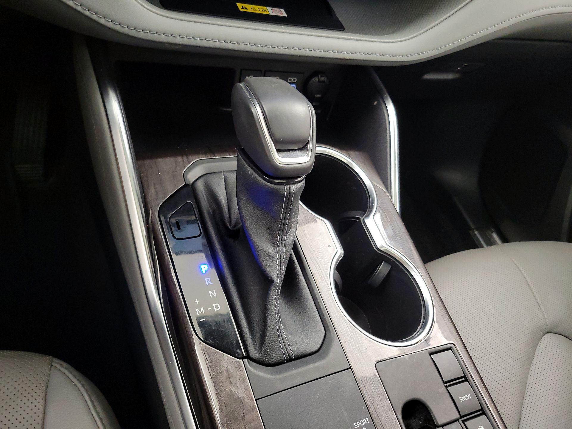 Thumbnail: 2023 Toyota Highlander - 17