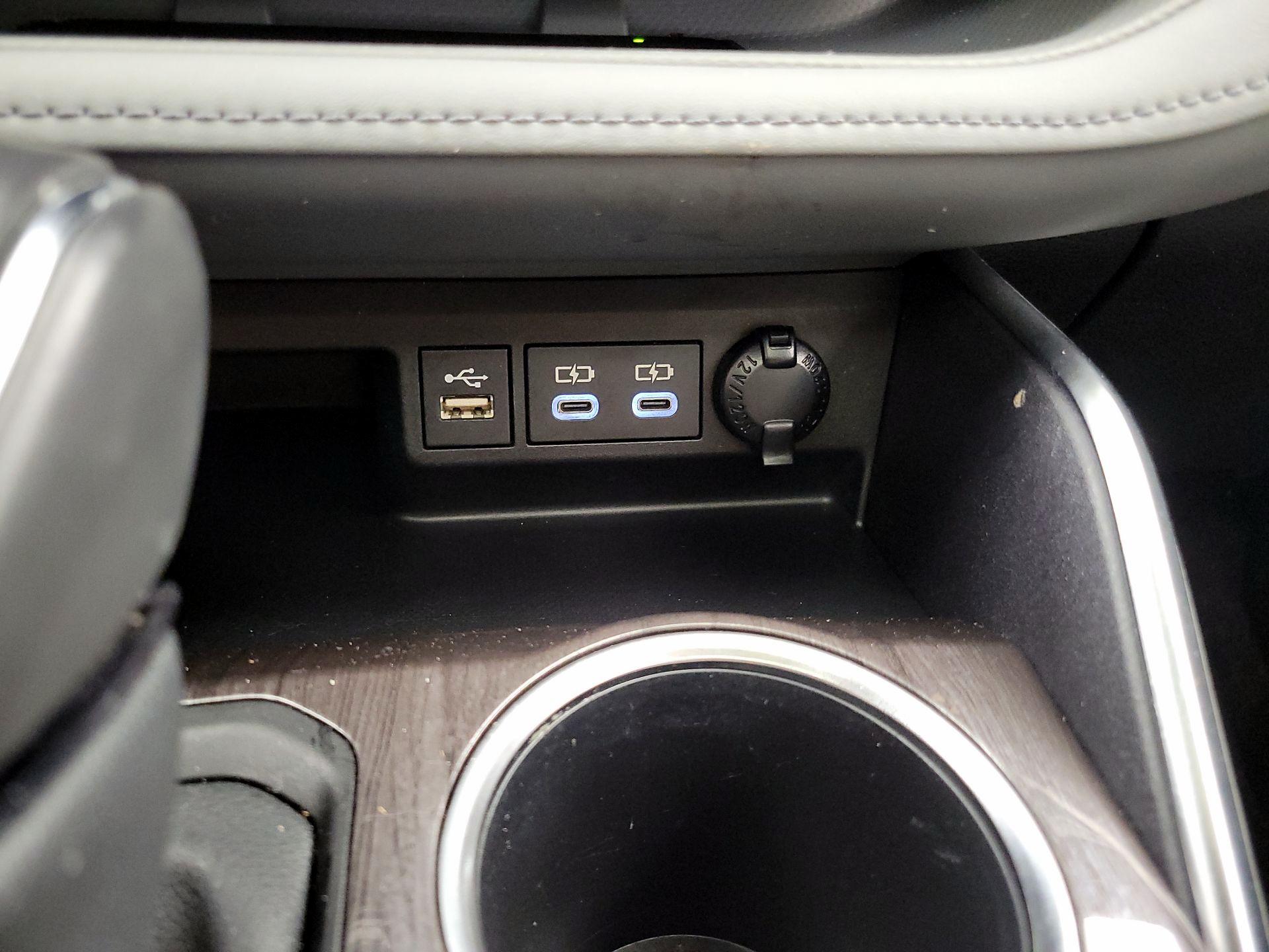 Thumbnail: 2023 Toyota Highlander - 18