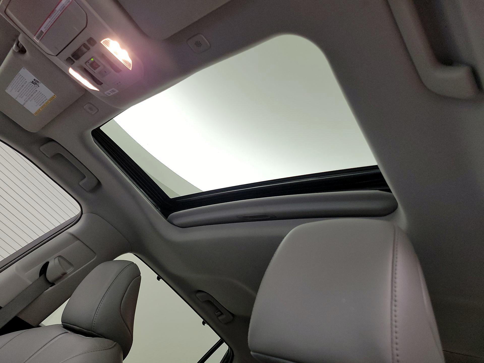 Thumbnail: 2023 Toyota Highlander - 19