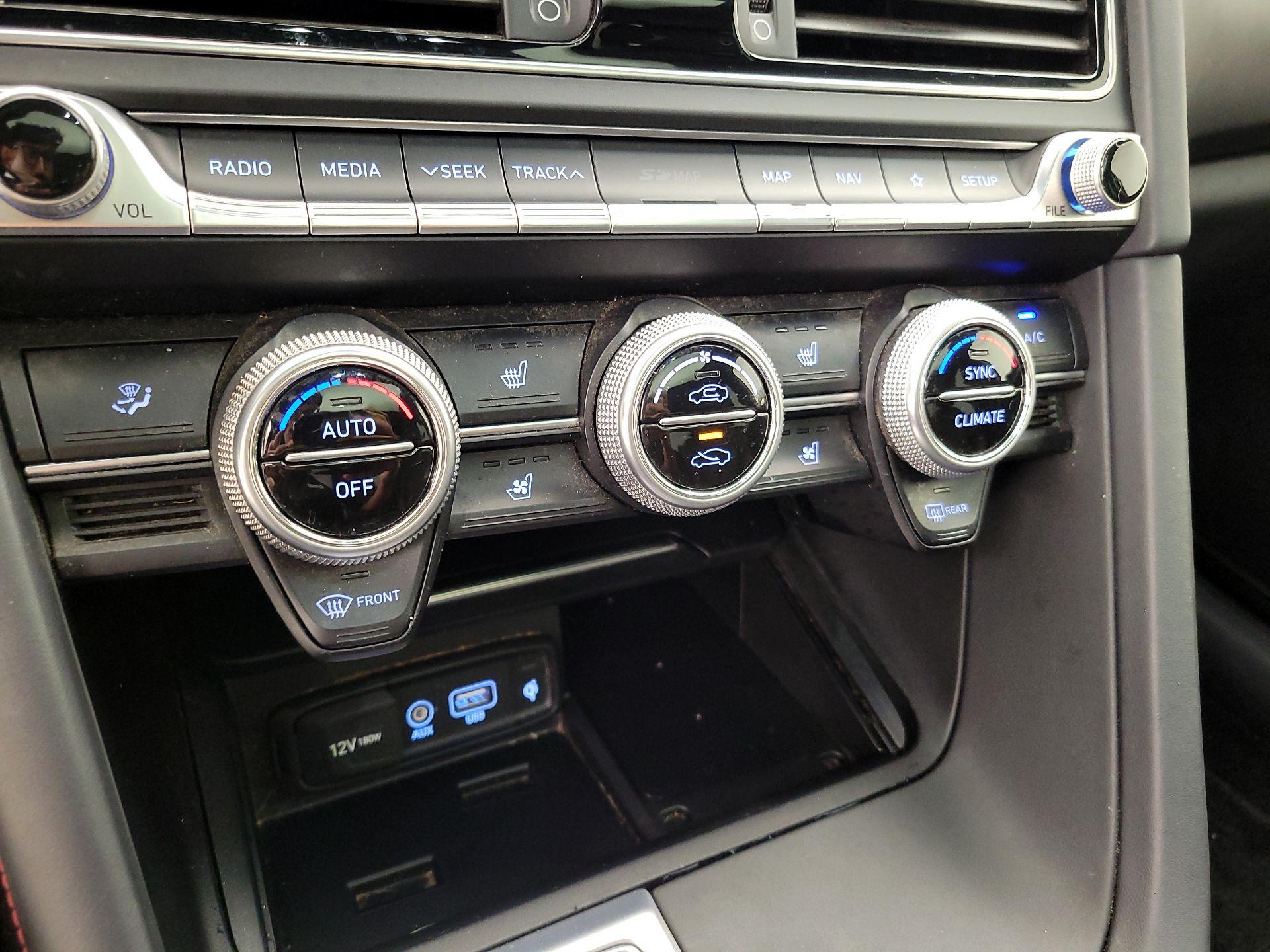 Thumbnail: 2019 Genesis G70 - 17