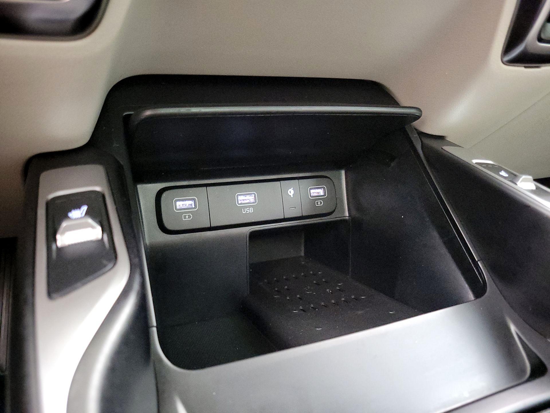 Thumbnail: 2021 Kia Sorento - 18