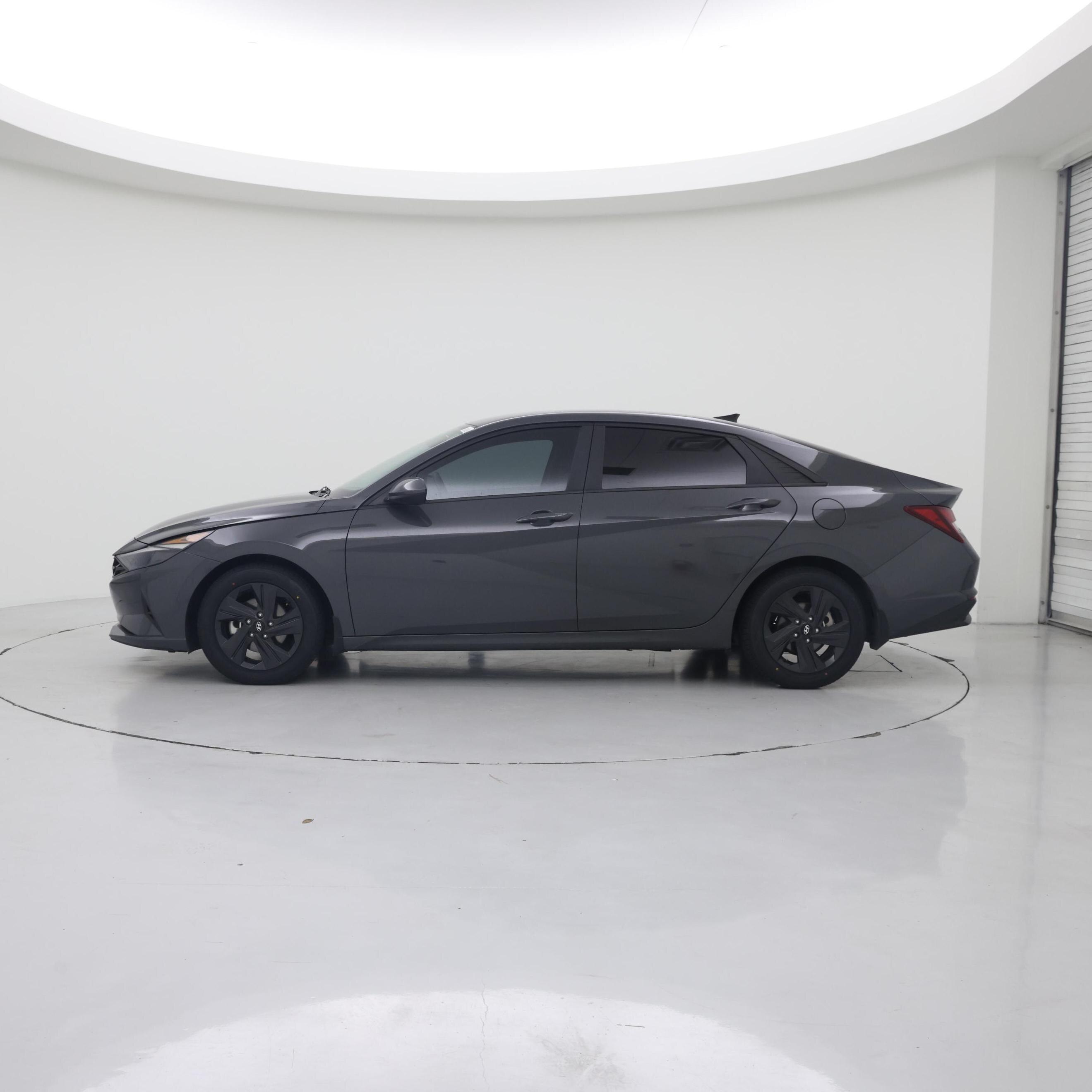 Thumbnail: 2023 Hyundai Elantra - 3